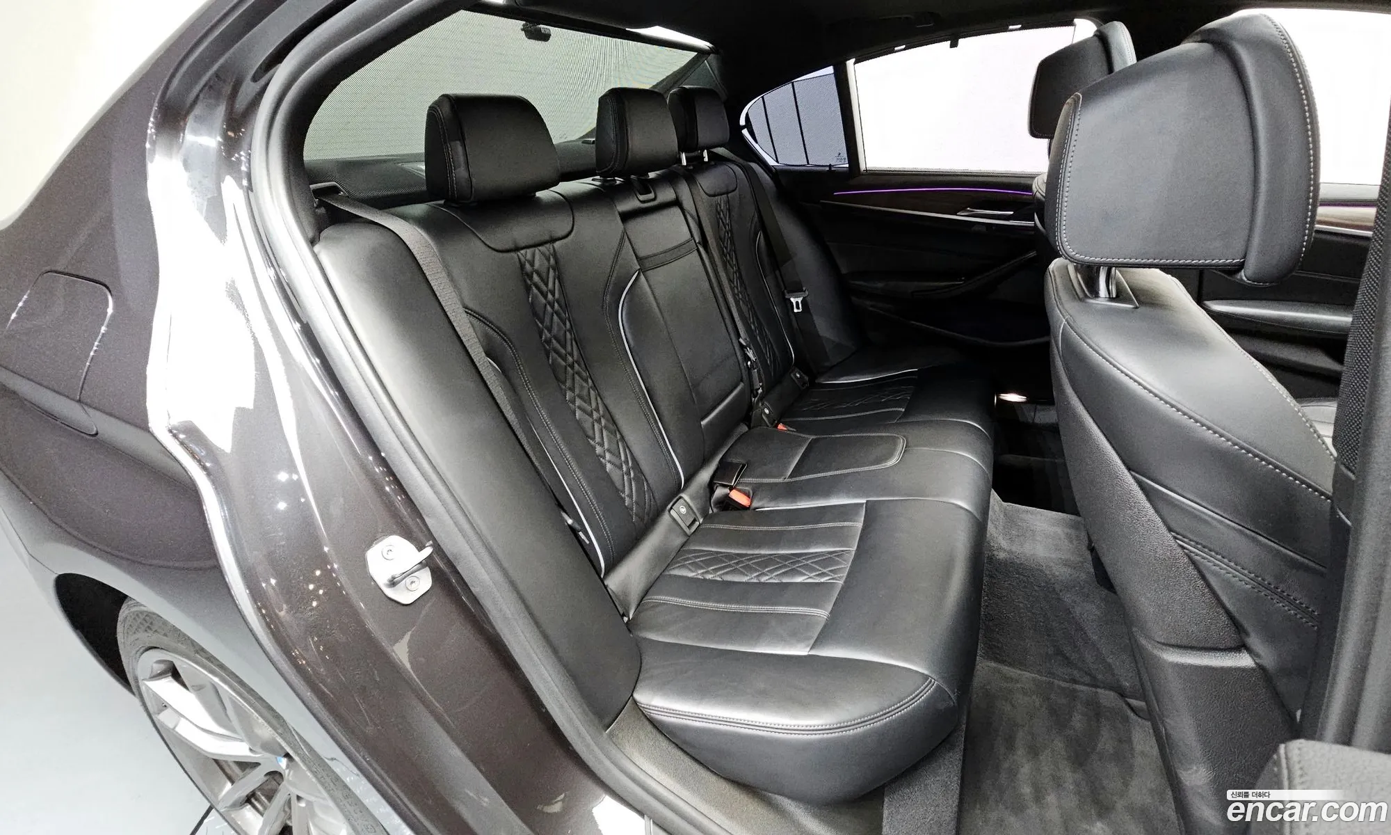 BMW 5 Series 2018 WBAJD3108JB255197 — 12