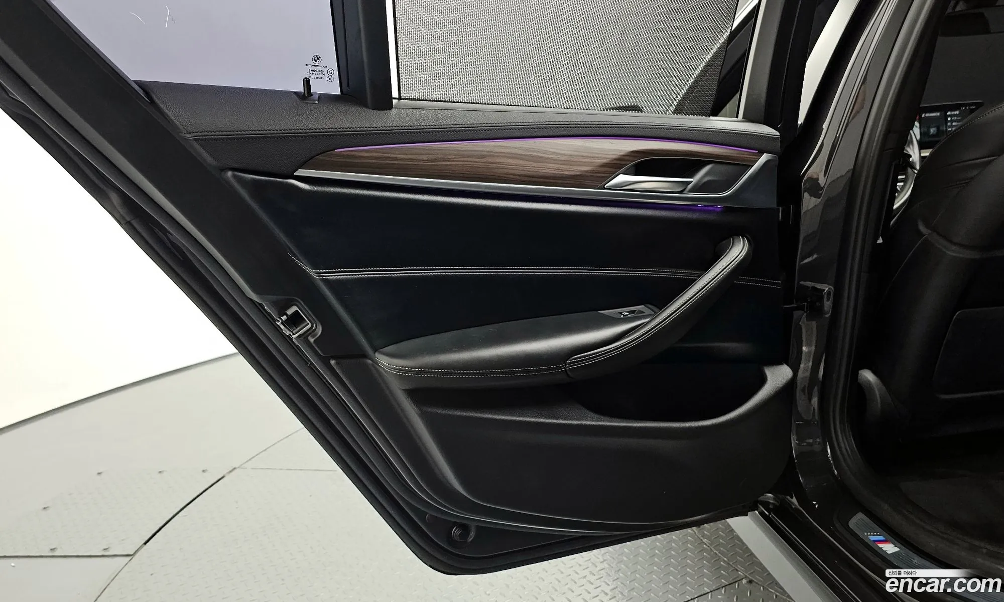 BMW 5 Series 2018 WBAJD3108JB255197 — 26