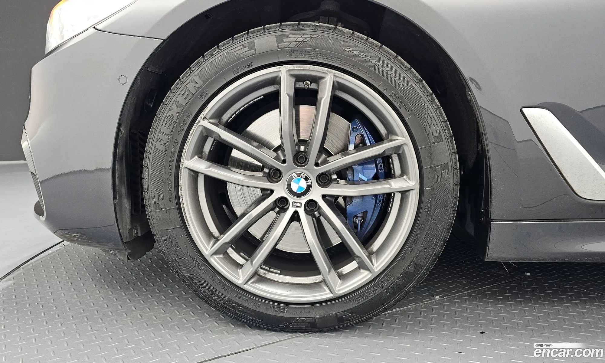 BMW 5 Series 2018 WBAJD3108JB255197 — 4