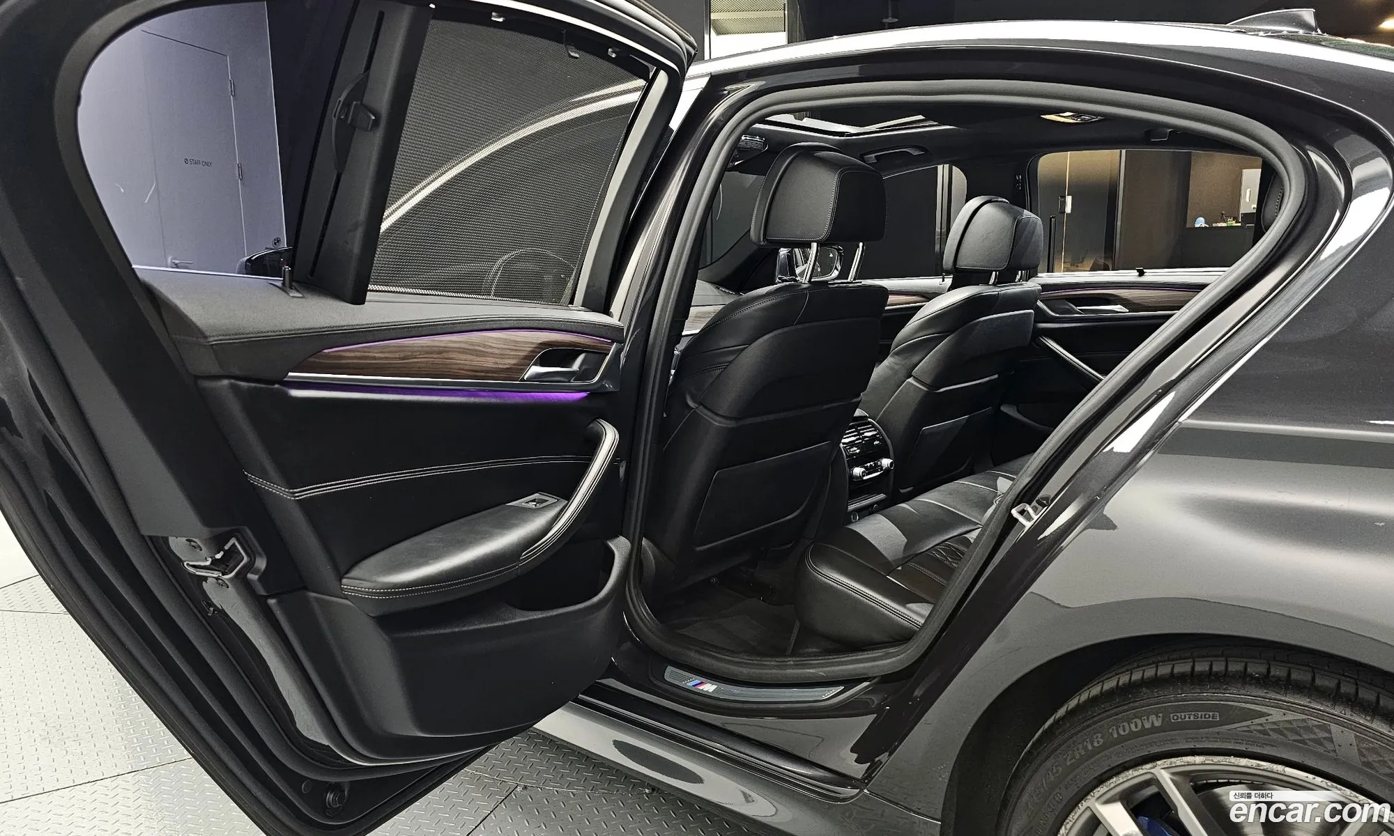 BMW 5 Series 2018 WBAJD3108JB255197 — 7