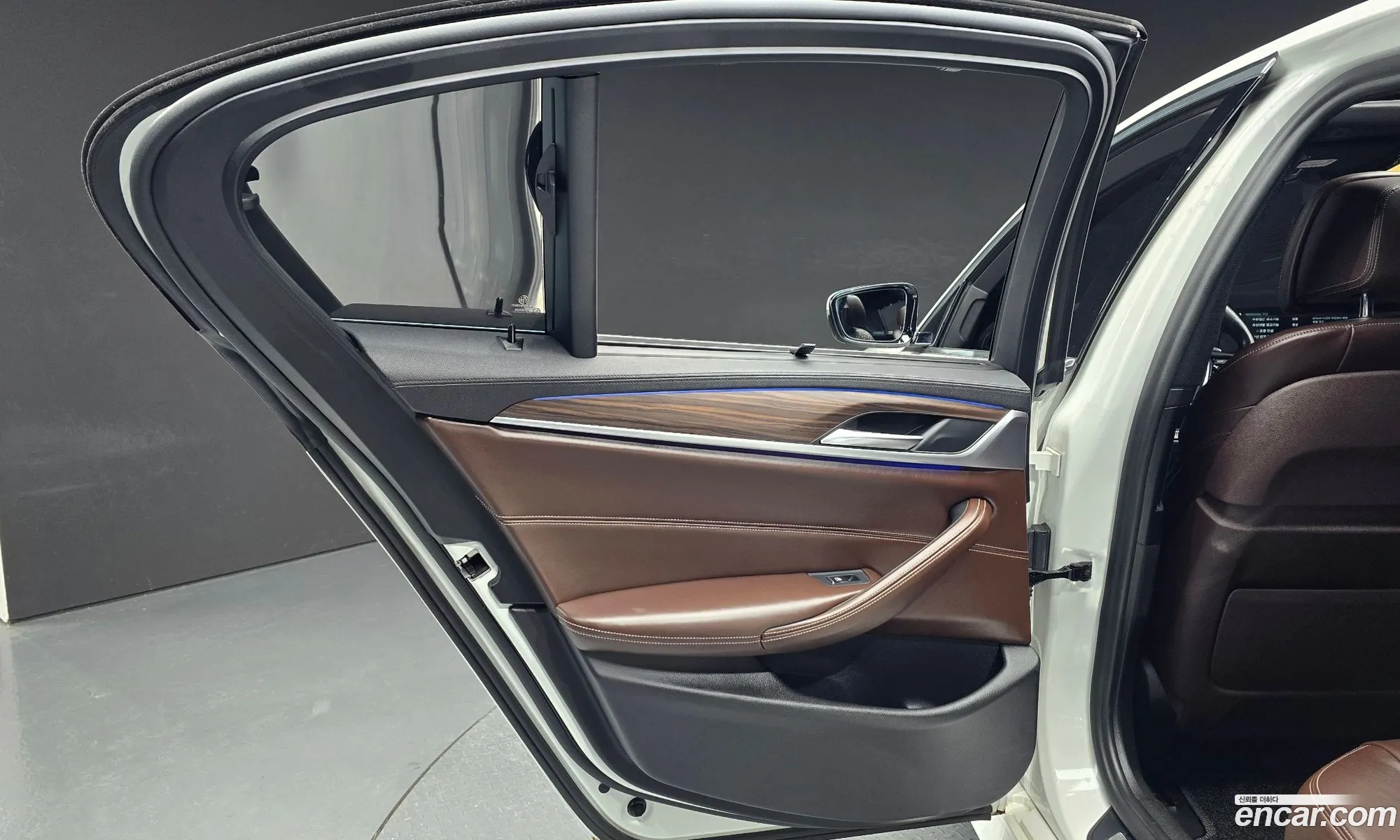 BMW 5 Series 2017 WBAJD3103JG970147 — 9