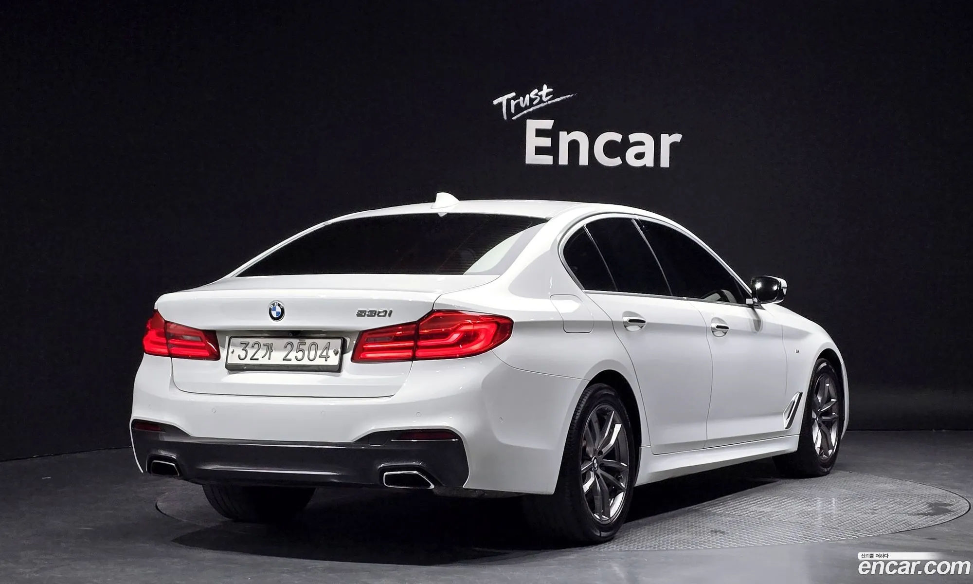 BMW 5 Series 2017 WBAJD3103JG970147 — 30