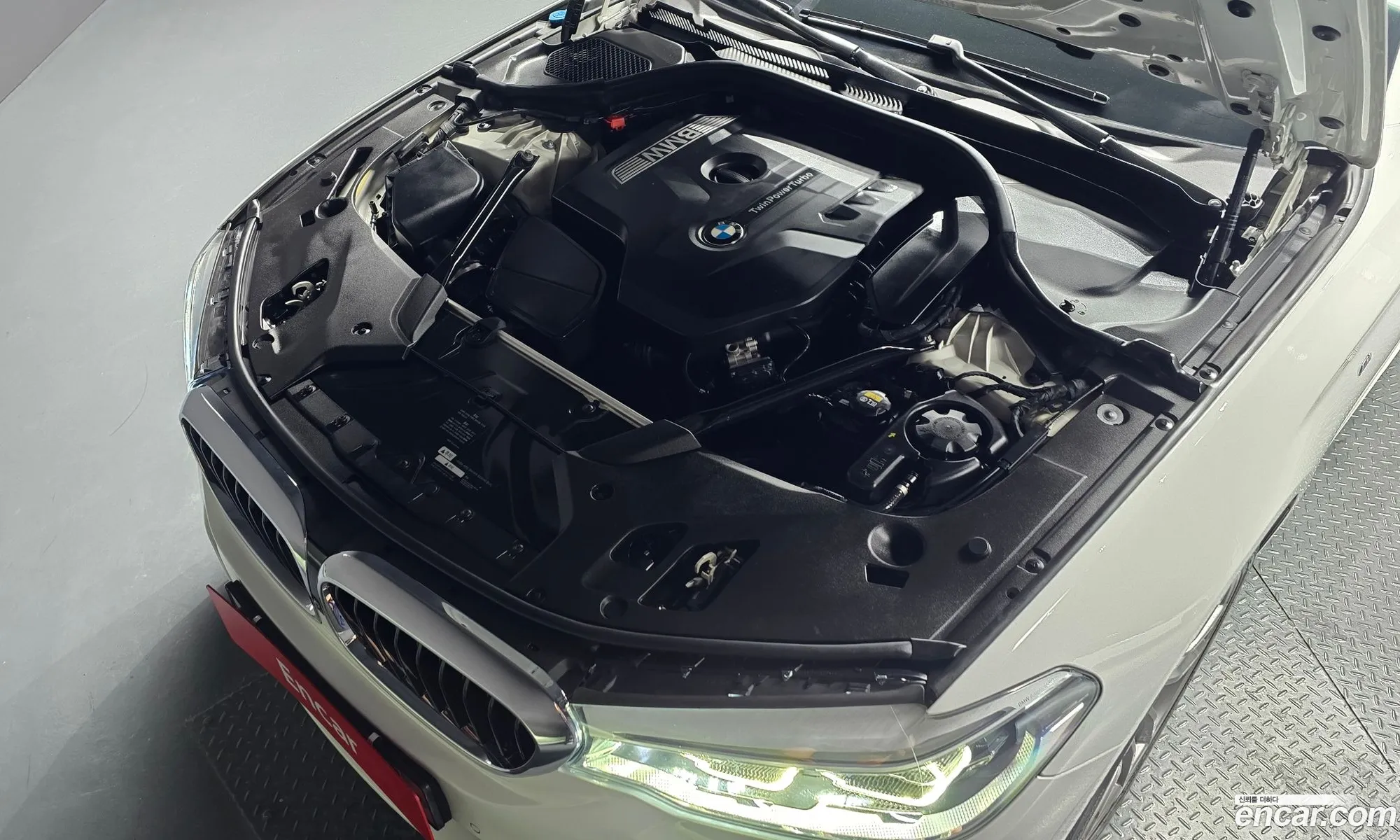 BMW 5 Series 2017 WBAJD3103JG970147 — 6