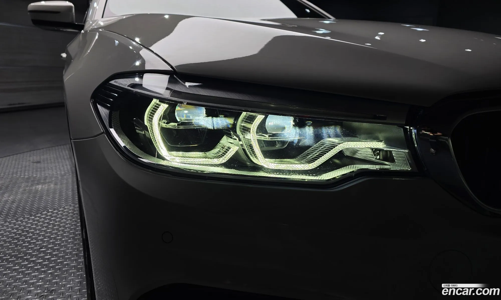 BMW 5 Series 2017 WBAJD3103JG970147 — 28