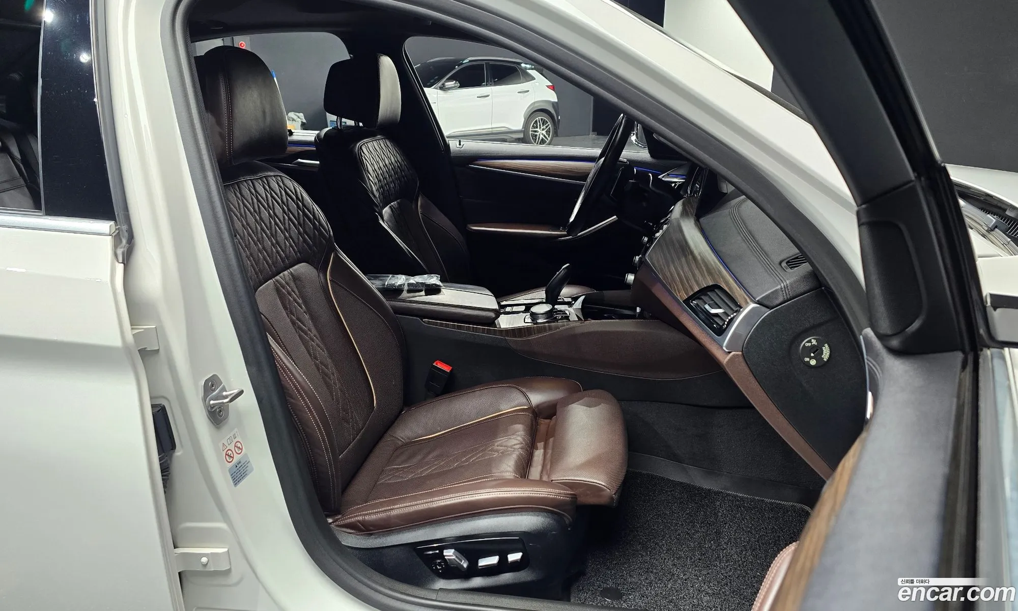 BMW 5 Series 2017 WBAJD3103JG970147 — 17