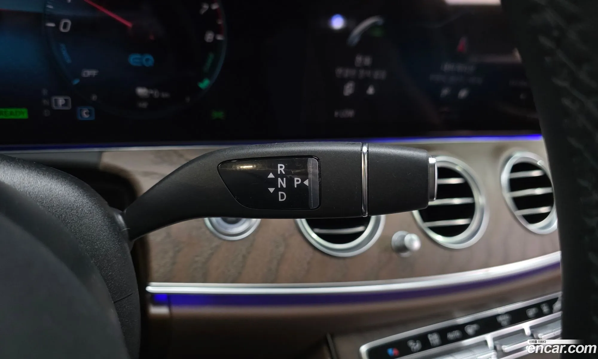 Mercedes-Benz E-Class W213 2022 — 35