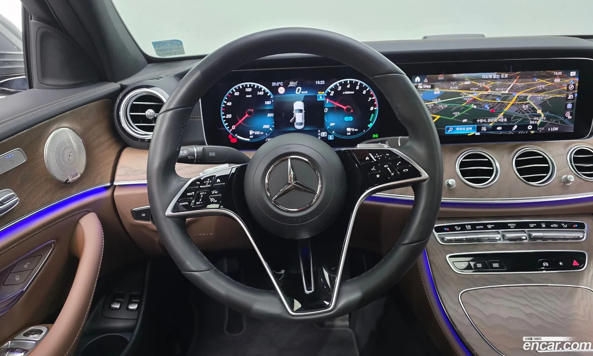 Mercedes-Benz E-Class W213 2022 — 31
