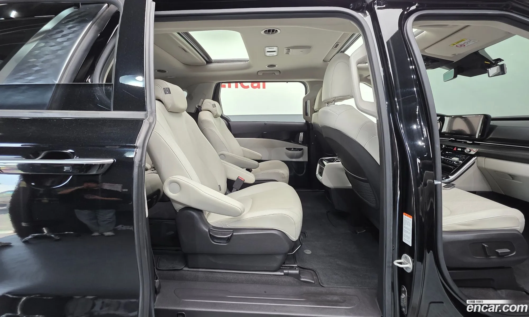 Kia Carnival 2021 — 24