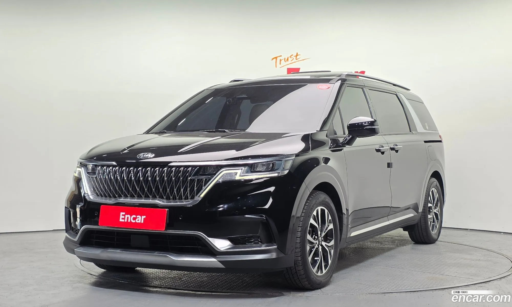 Kia Carnival 2021 — 32