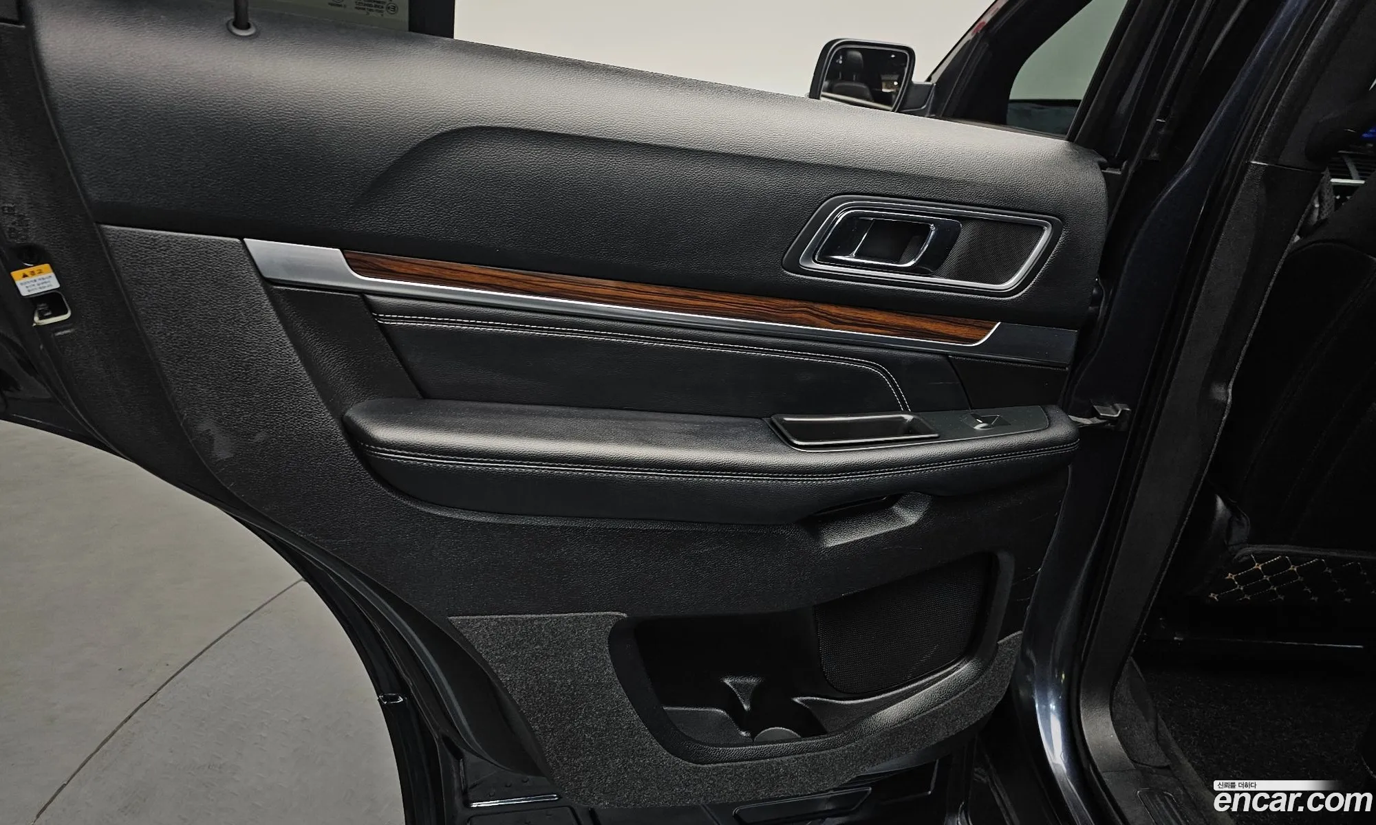 Ford Explorer 2017 1FM5K8FH3HGC71502 — 23