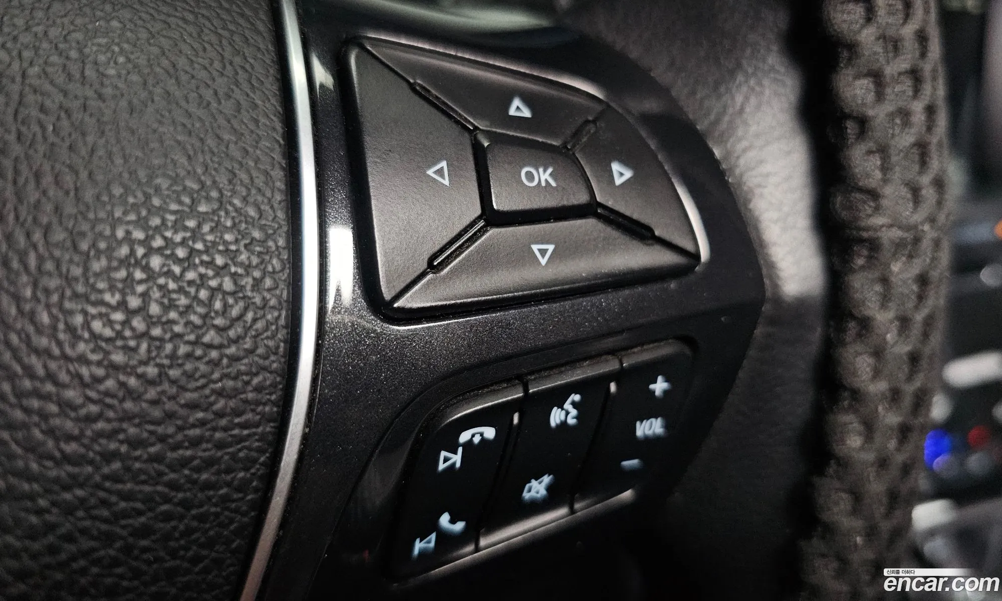 Ford Explorer 2017 1FM5K8FH3HGC71502 — 28