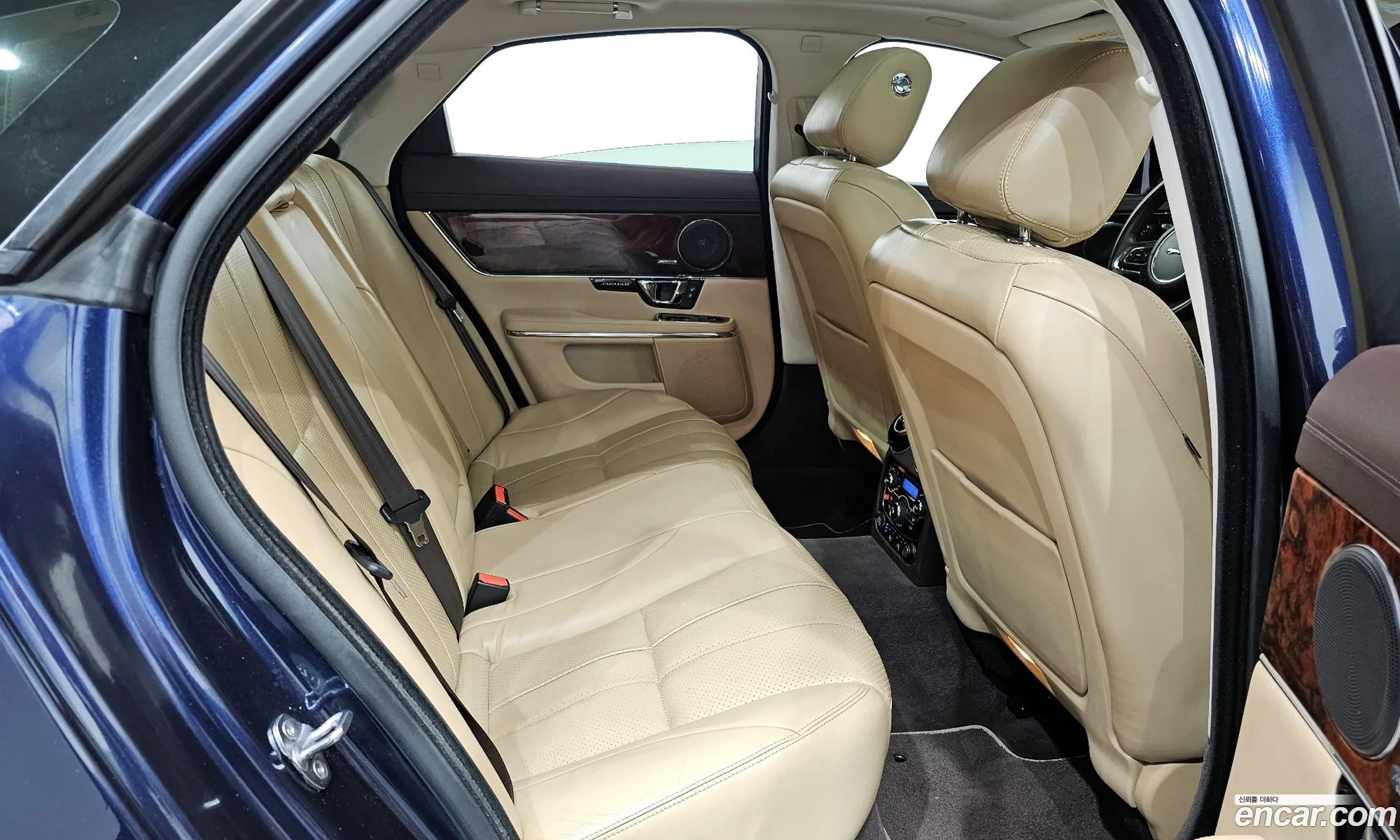 Jaguar XJ 2015 SAJAA1222FNV78460 — 4