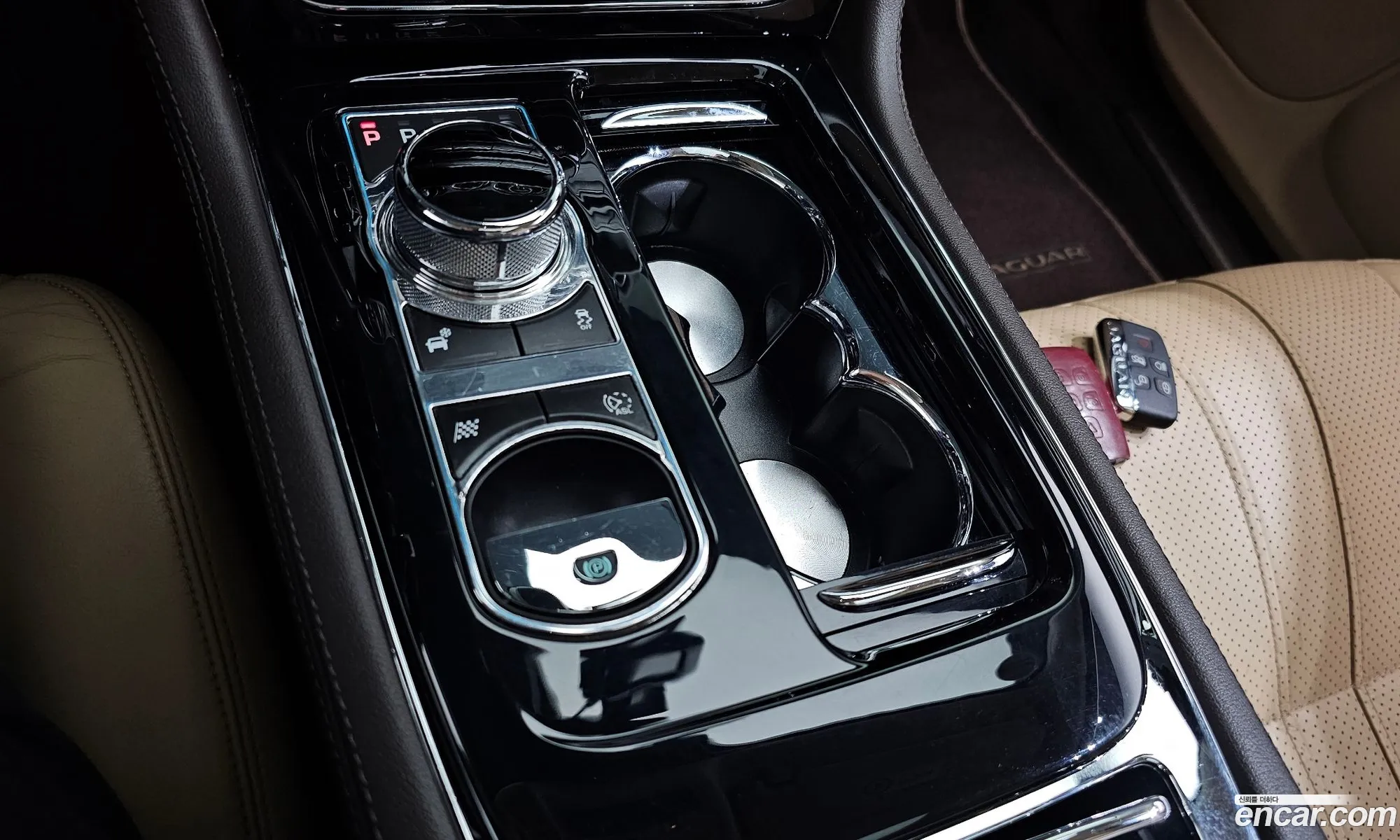 Jaguar XJ 2015 SAJAA1222FNV78460 — 3
