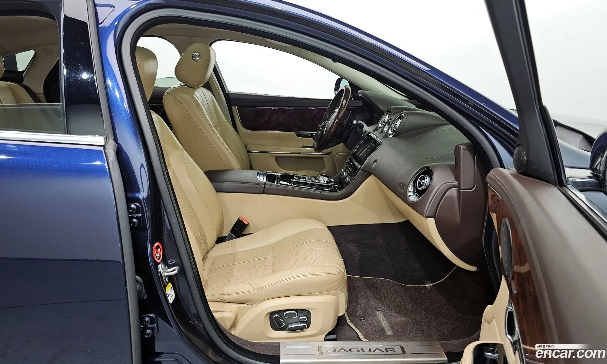 Jaguar XJ 2015 SAJAA1222FNV78460 — 9