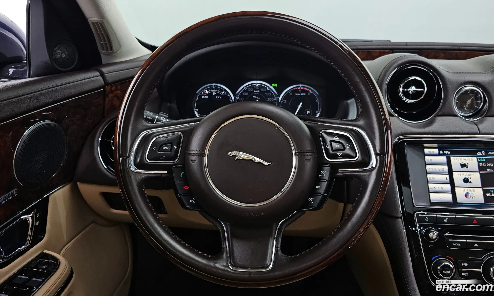Jaguar XJ 2015 SAJAA1222FNV78460 — 16