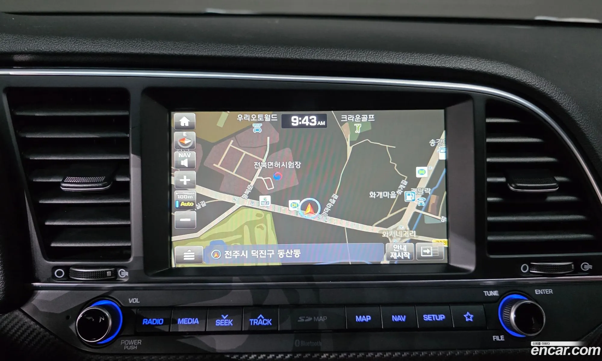 Hyundai Elantra AD 2017 — 10
