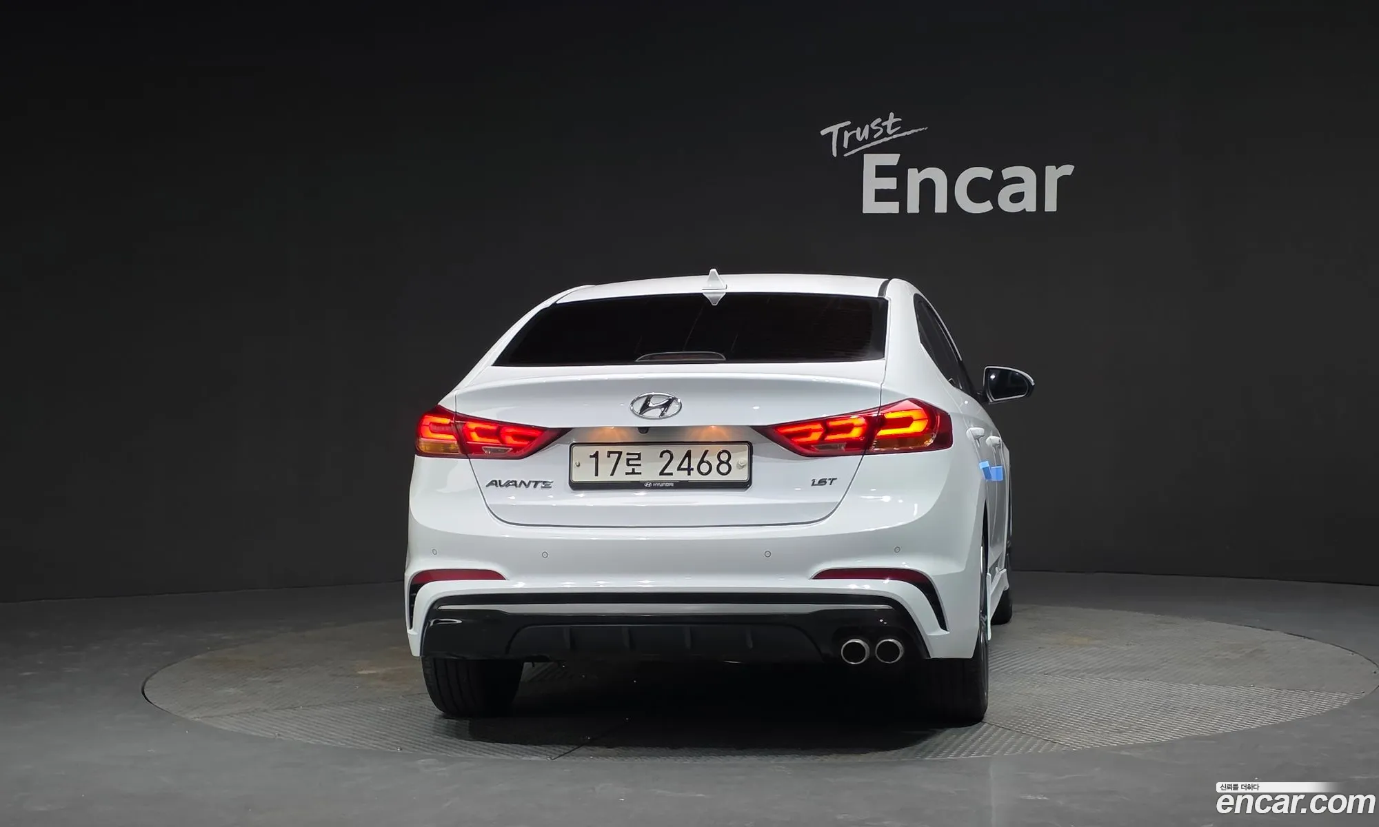 Hyundai Elantra AD 2017 — 13