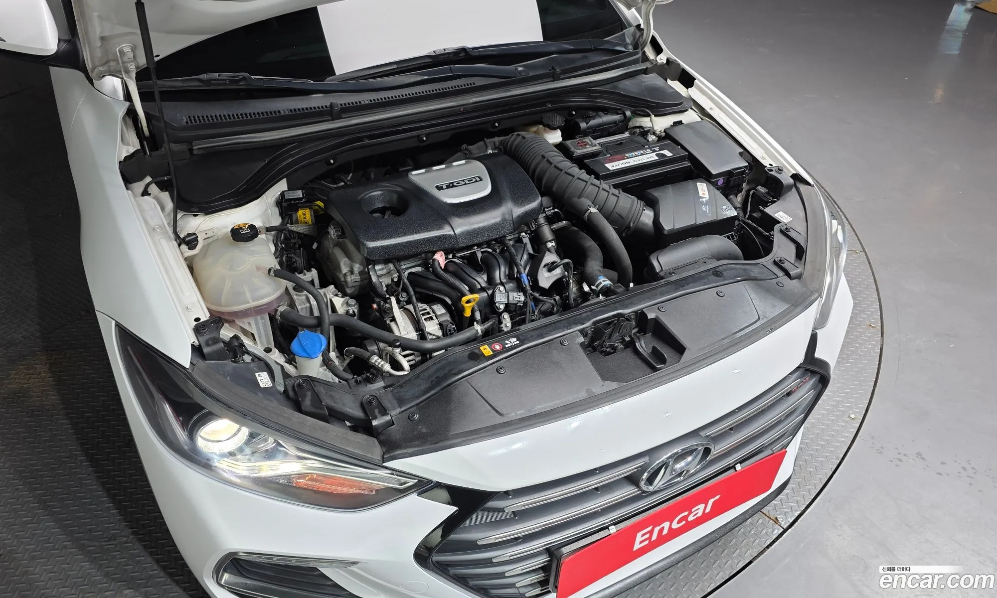 Hyundai Elantra AD 2017 — 3