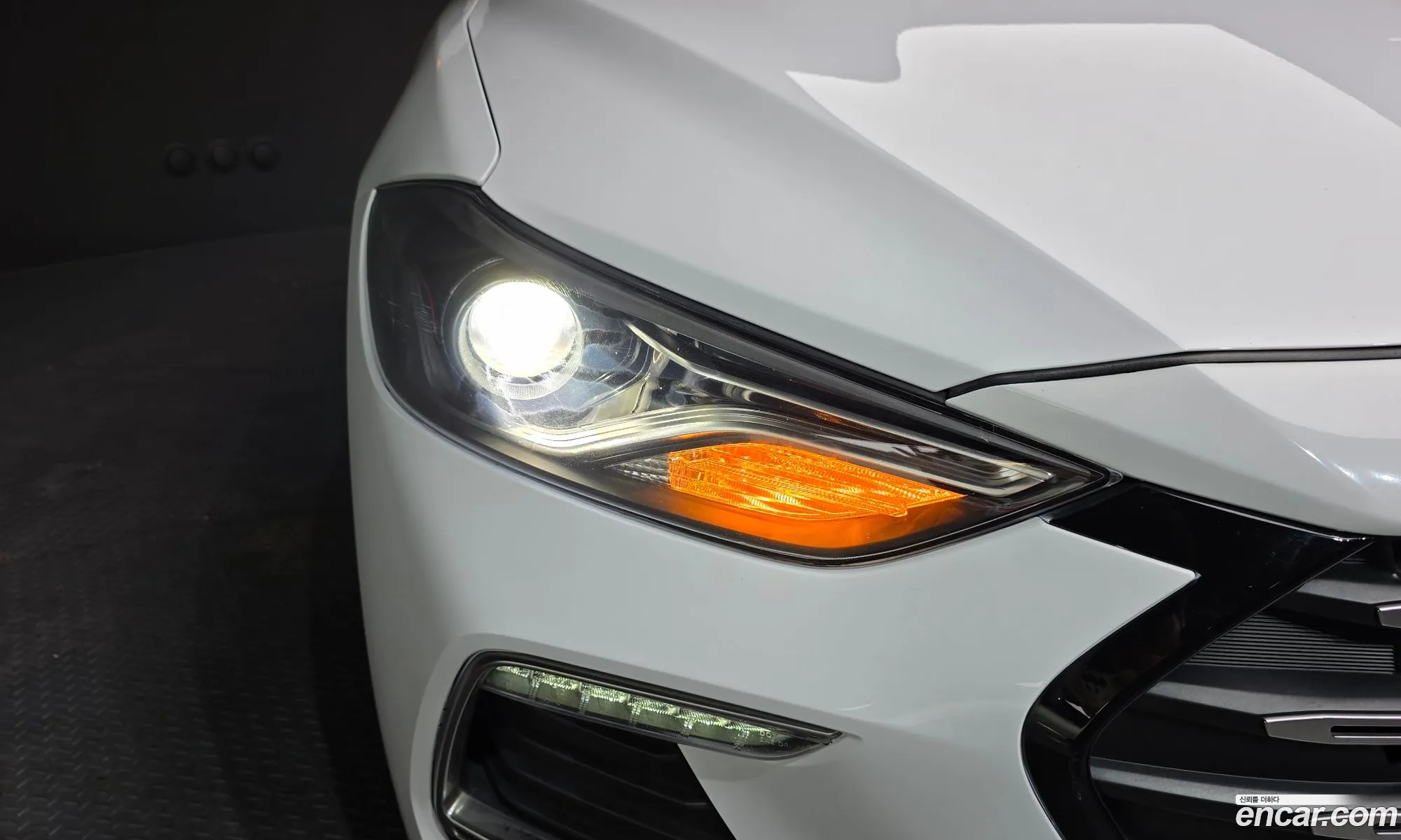 Hyundai Elantra AD 2017 — 17