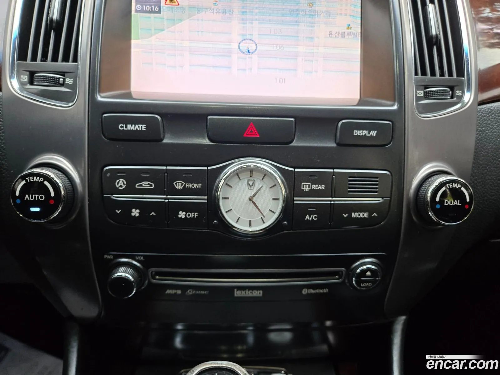 Hyundai Equus 2010 — 20