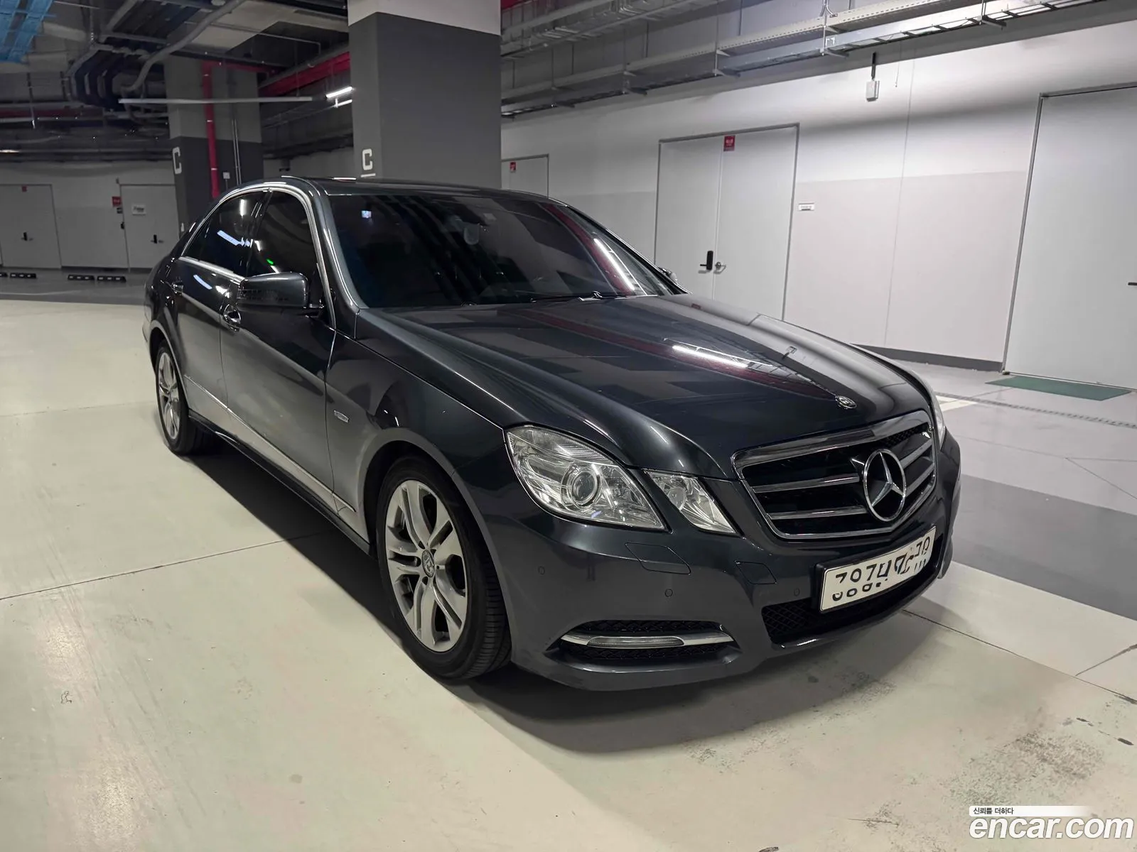Mercedes-Benz E-Class W212 2011 — 13