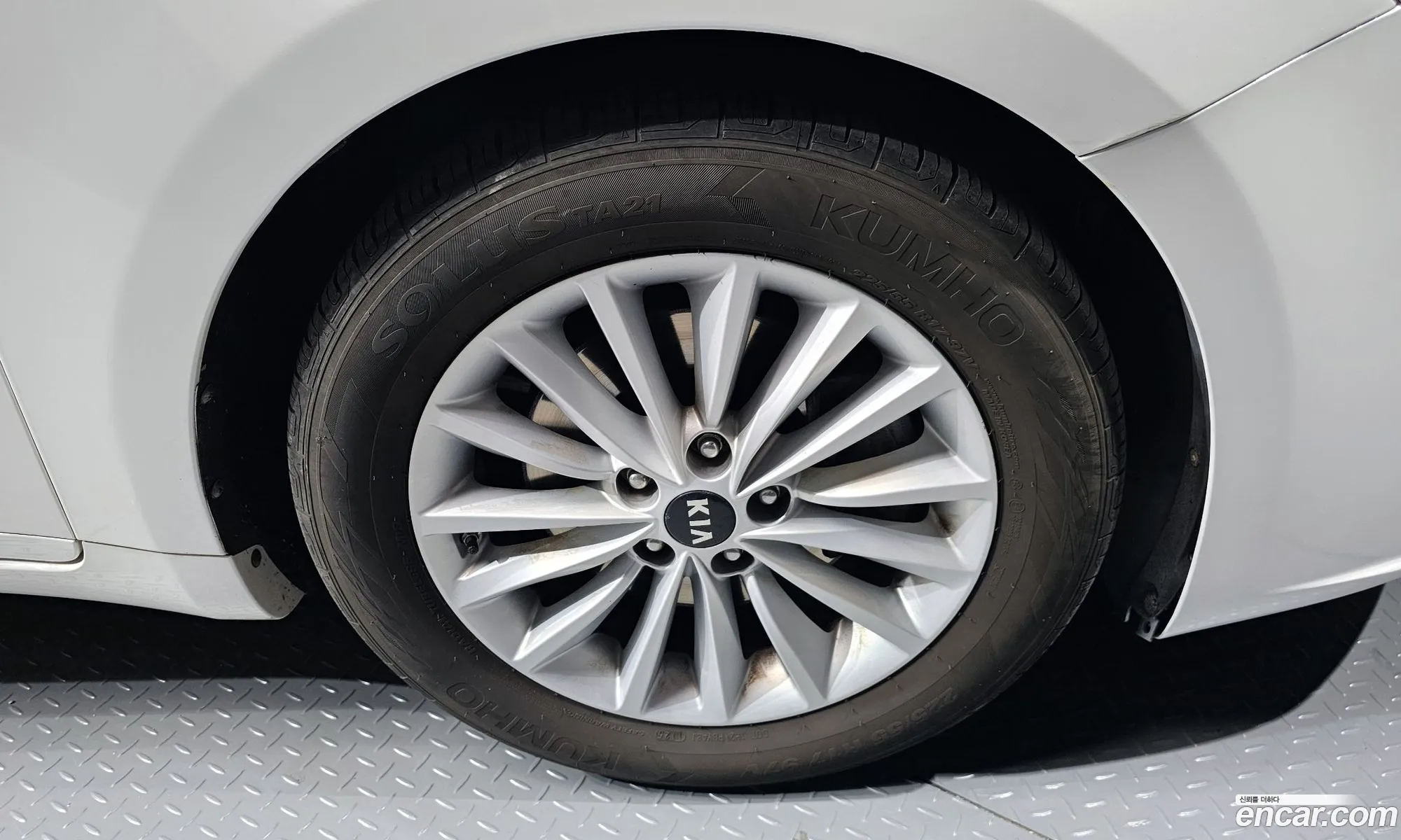 Kia K7 2019 — 15