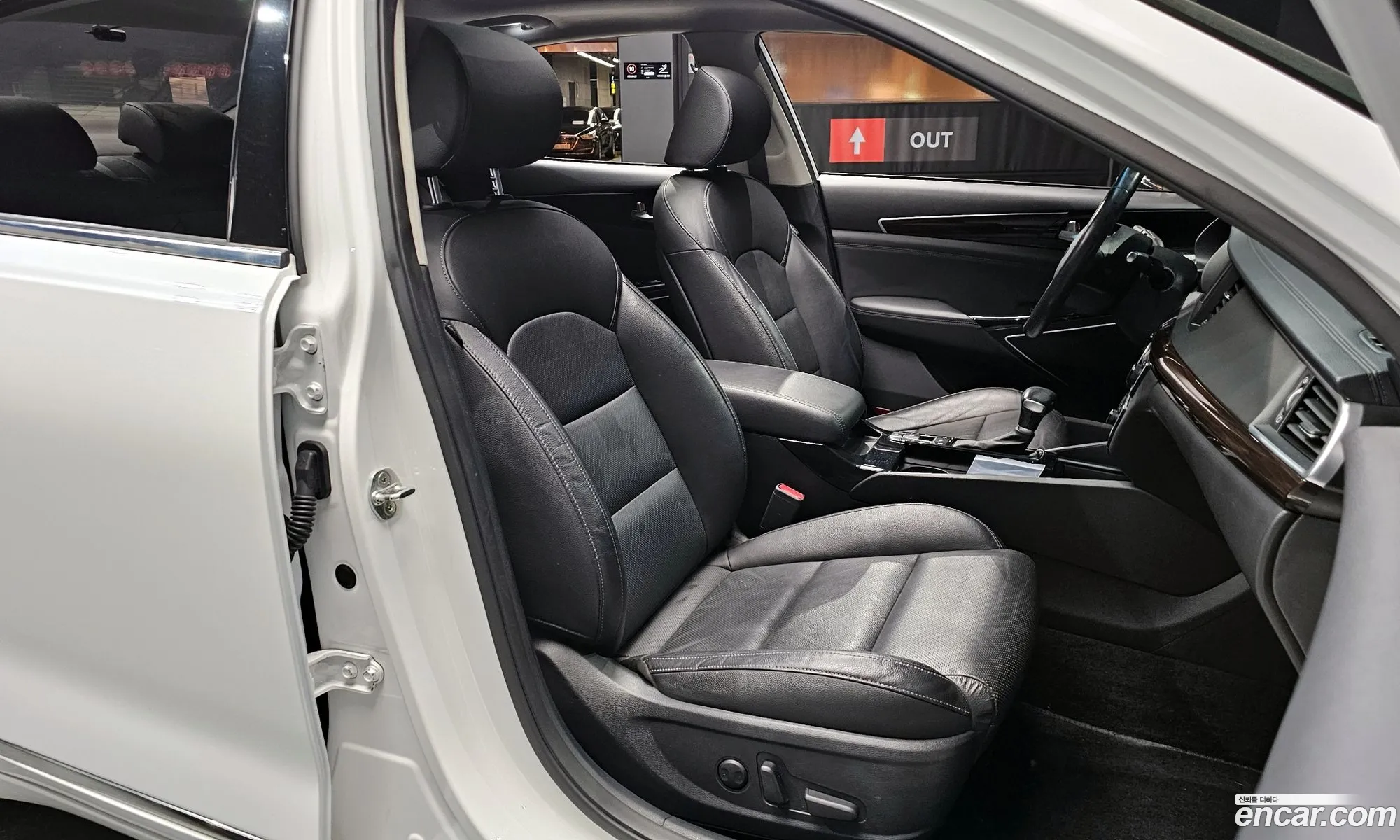 Kia K7 2019 — 29