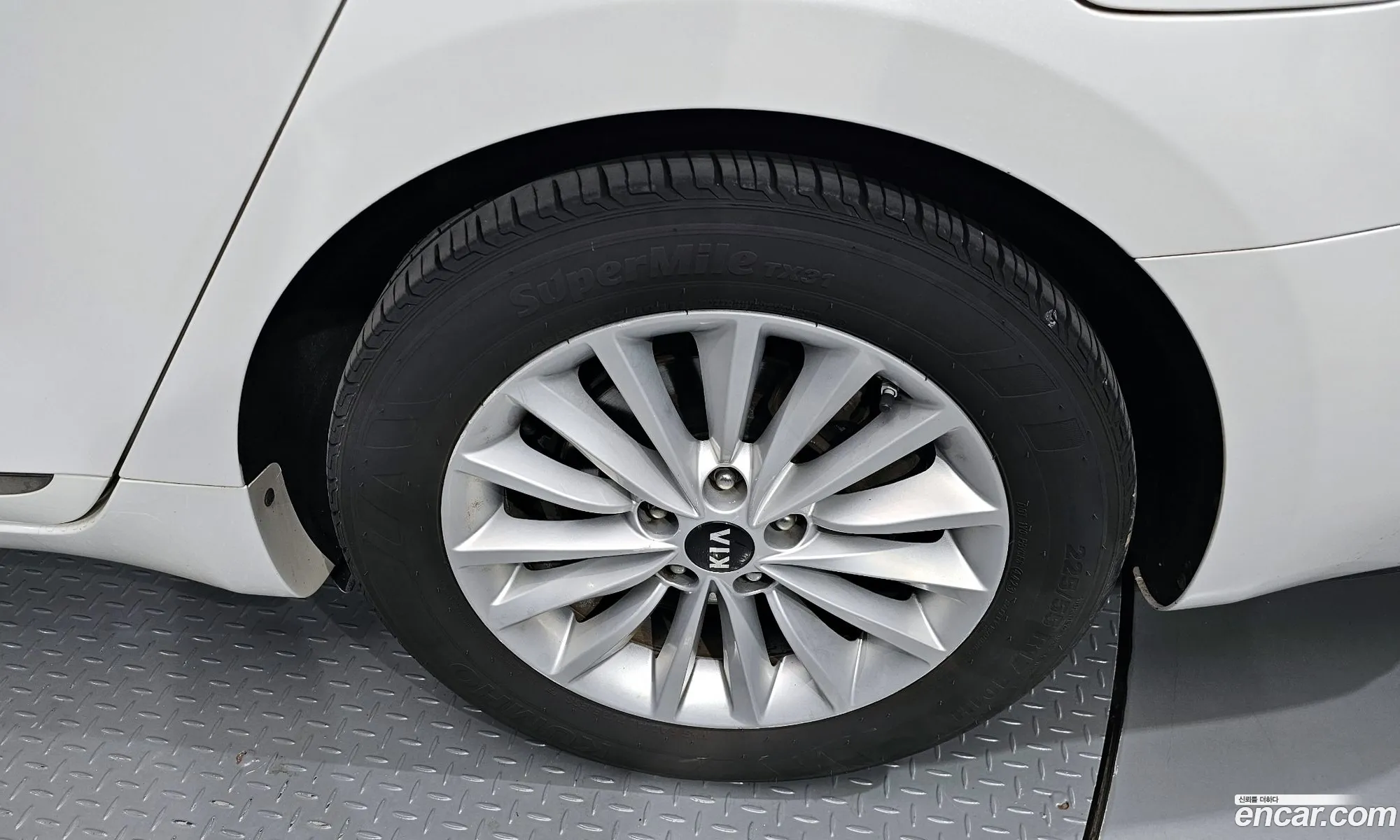 Kia K7 2019 — 30