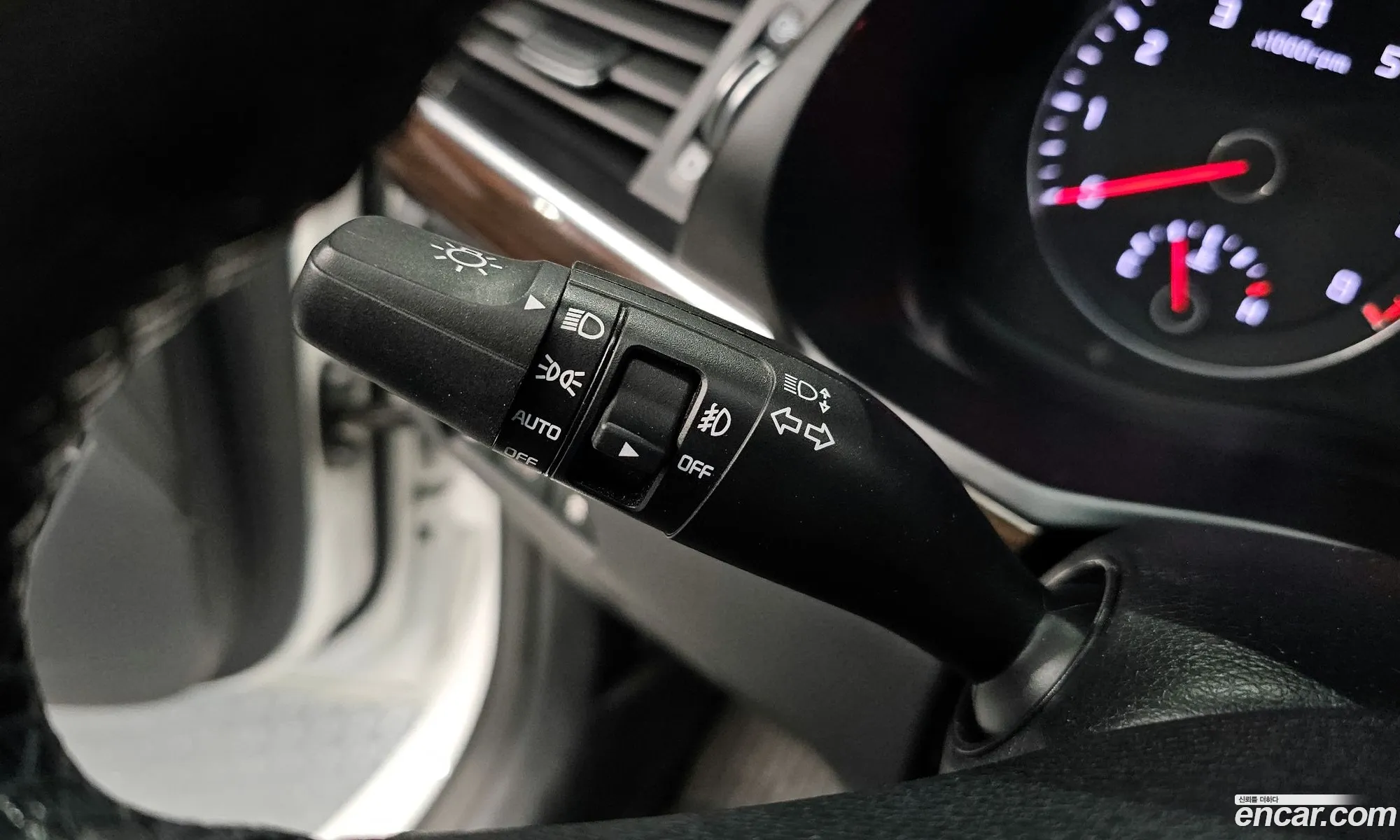 Kia K7 2019 — 16