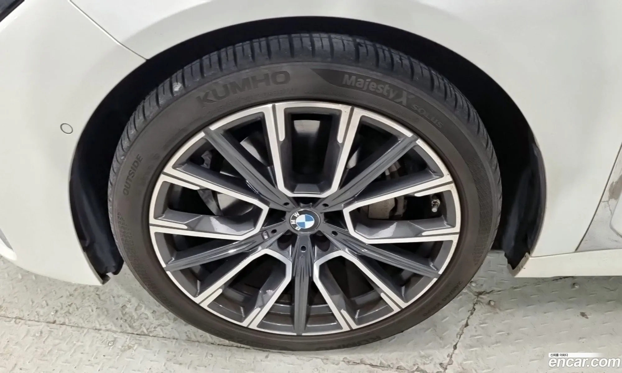 BMW 7 Series 2021 — 11