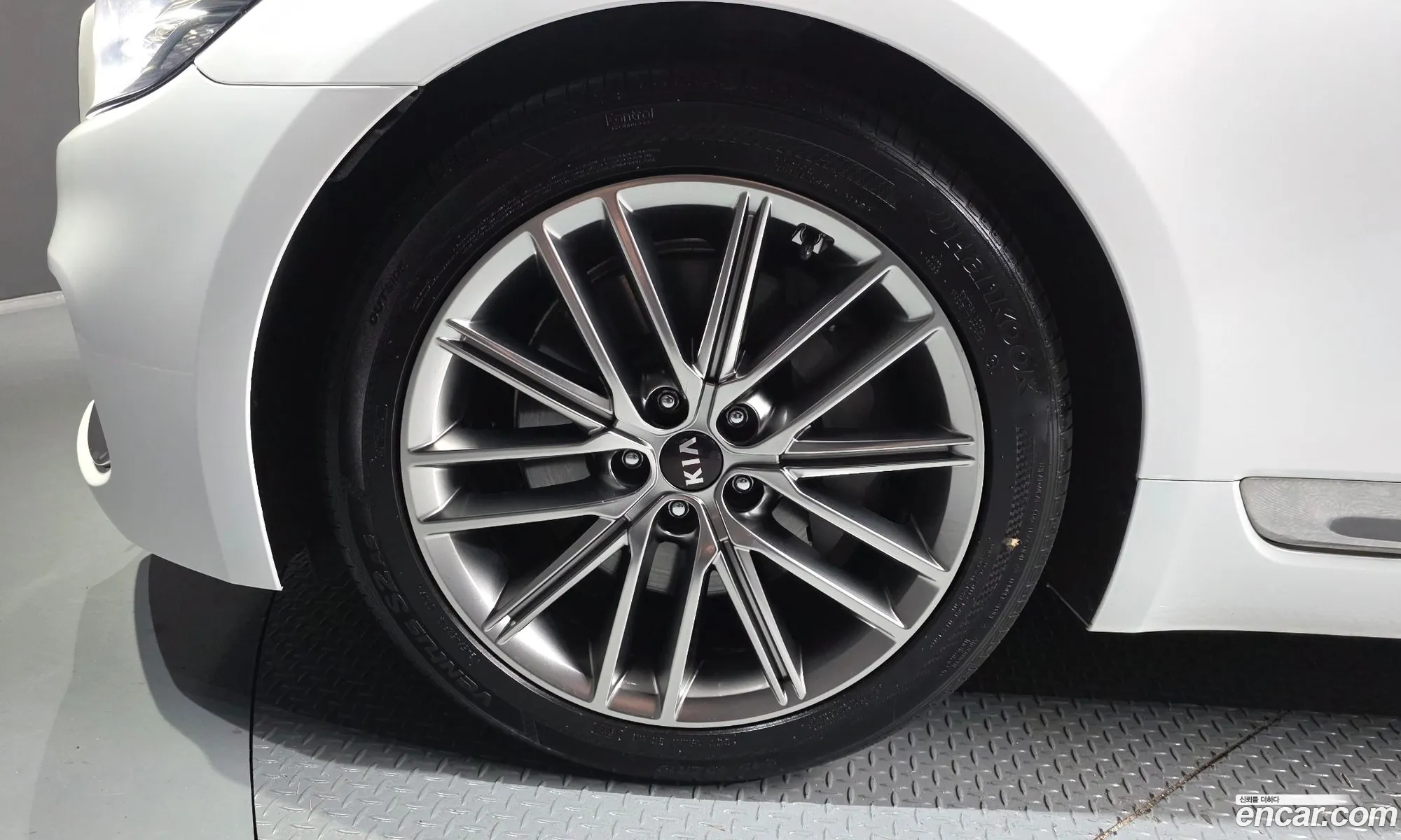 Kia The K9 2019 — 19