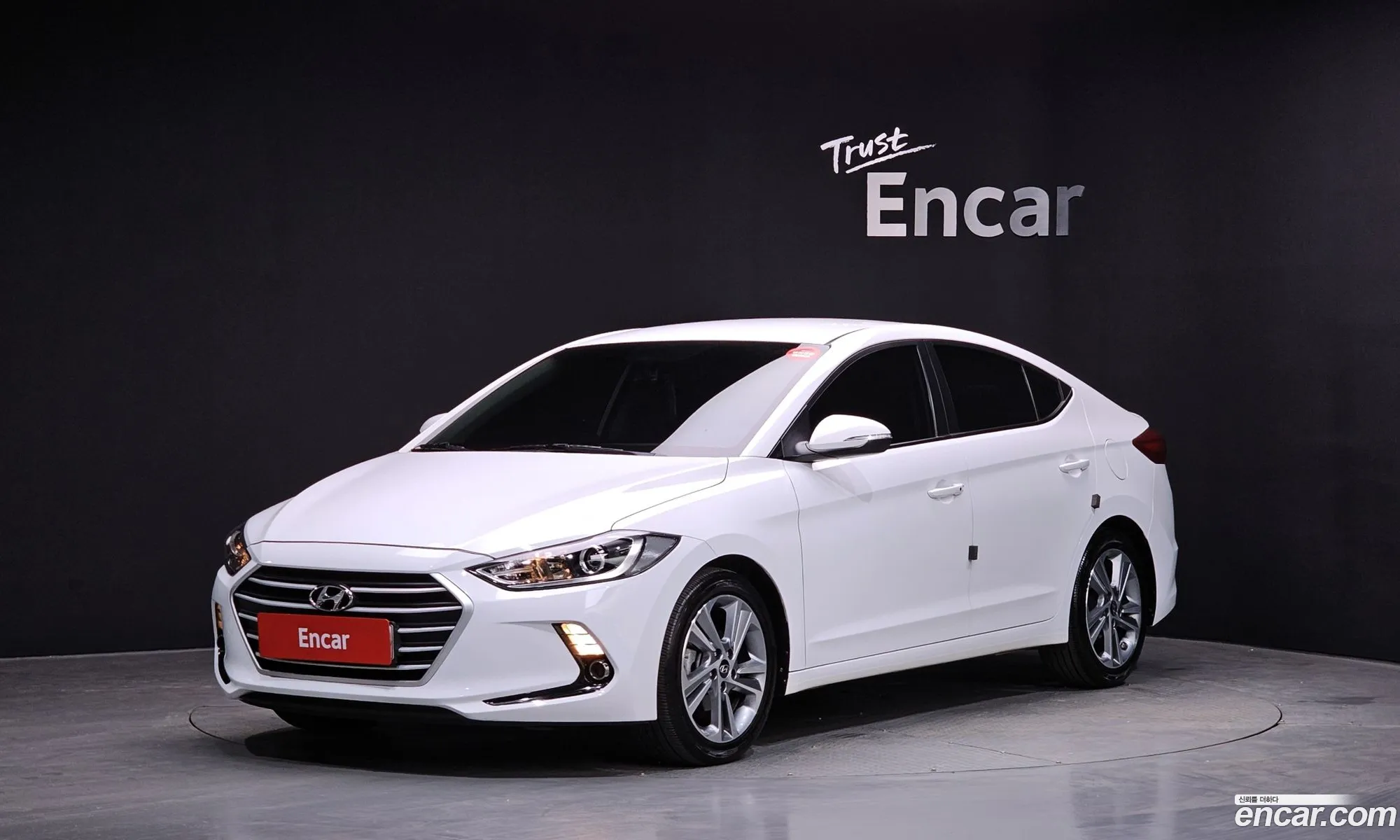 Hyundai Elantra AD 2017 — 23