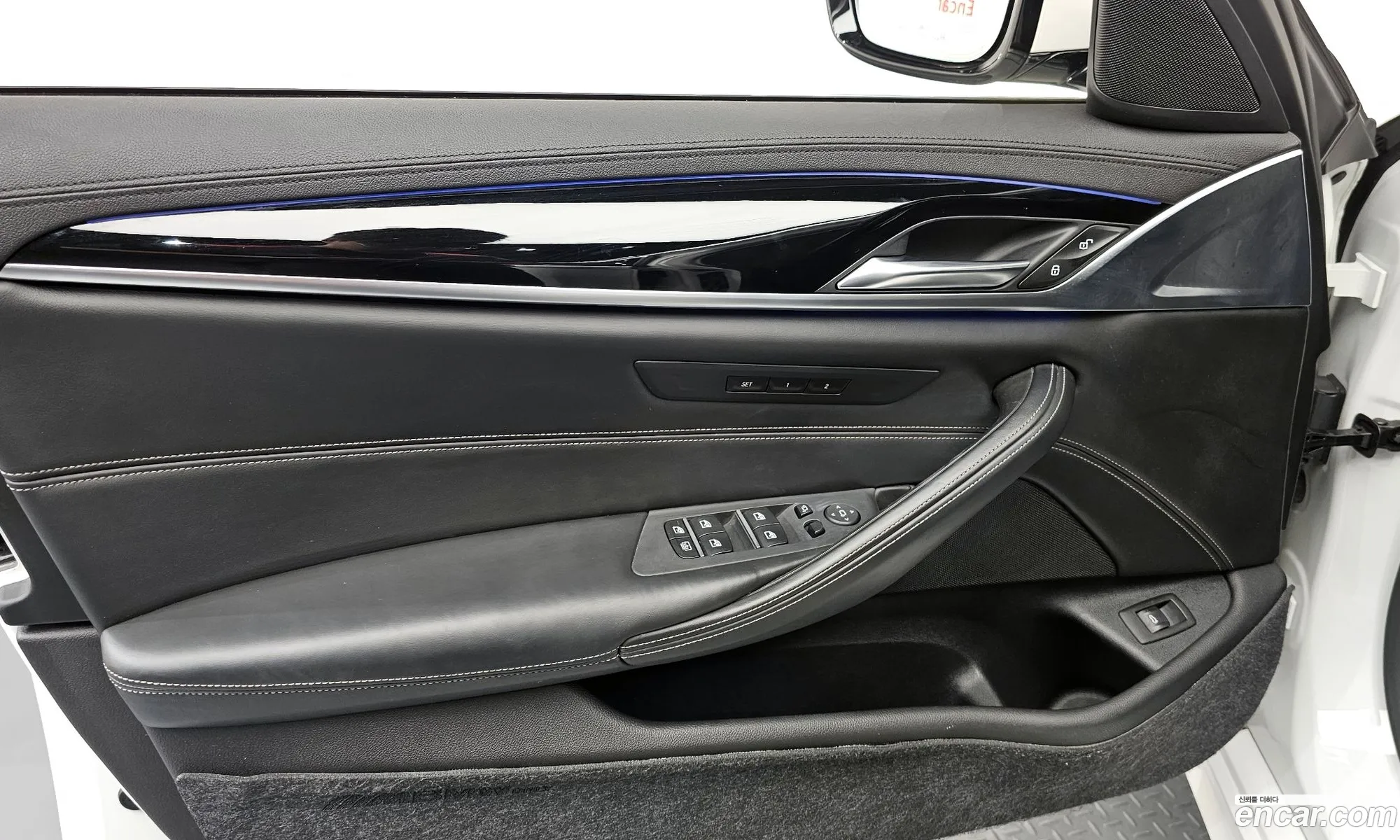 BMW 5 Series 2019 WBAJD9104KB277721 — 31