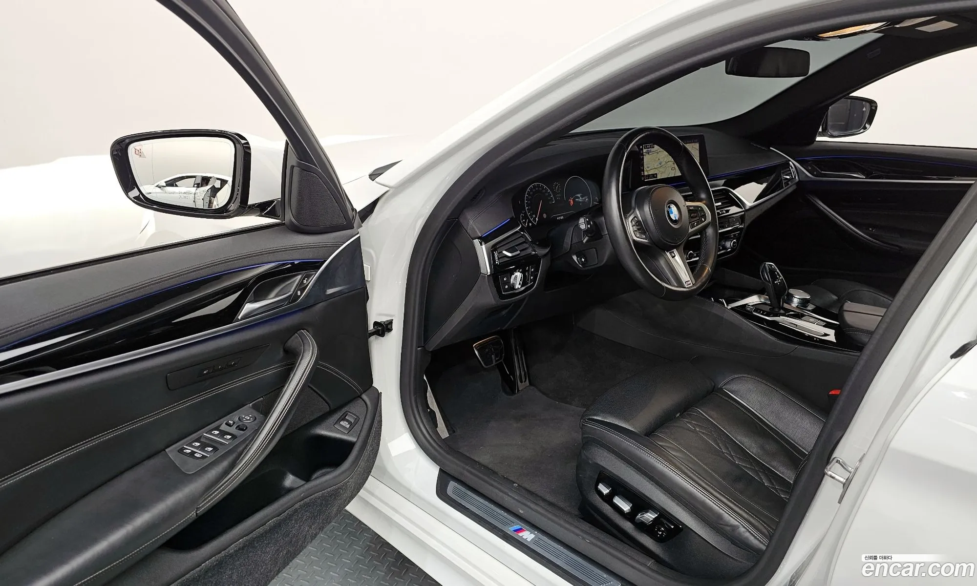 BMW 5 Series 2019 WBAJD9104KB277721 — 26