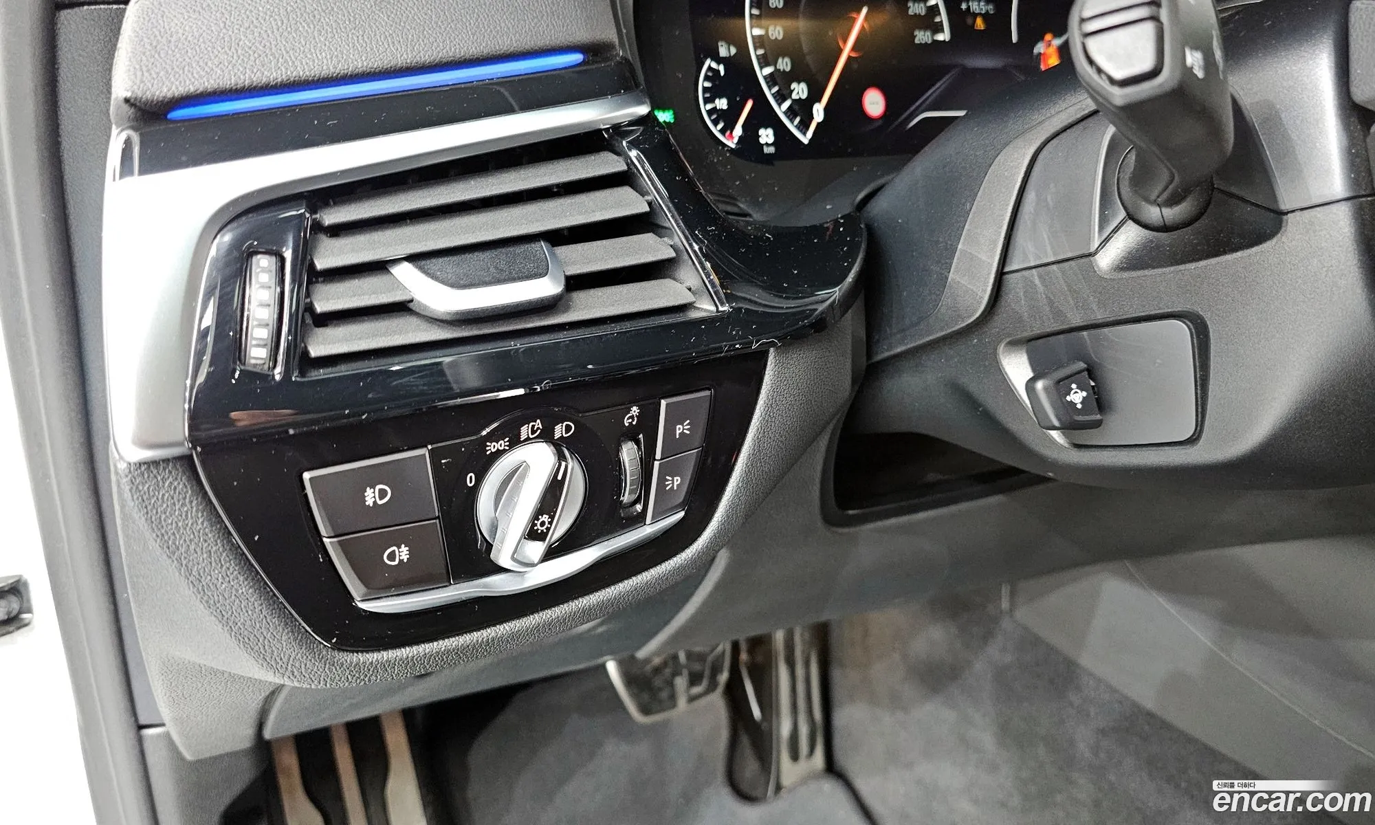 BMW 5 Series 2019 WBAJD9104KB277721 — 17