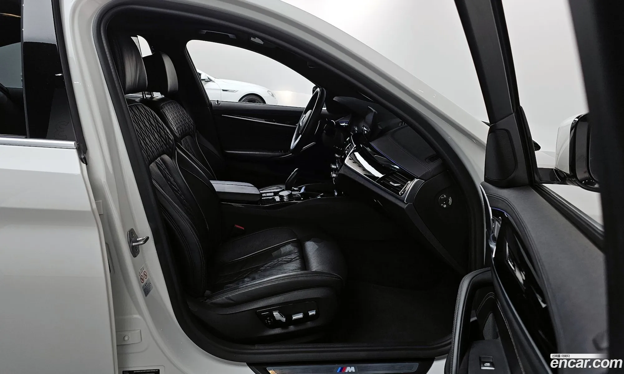 BMW 5 Series 2019 WBAJD9104KB277721 — 10