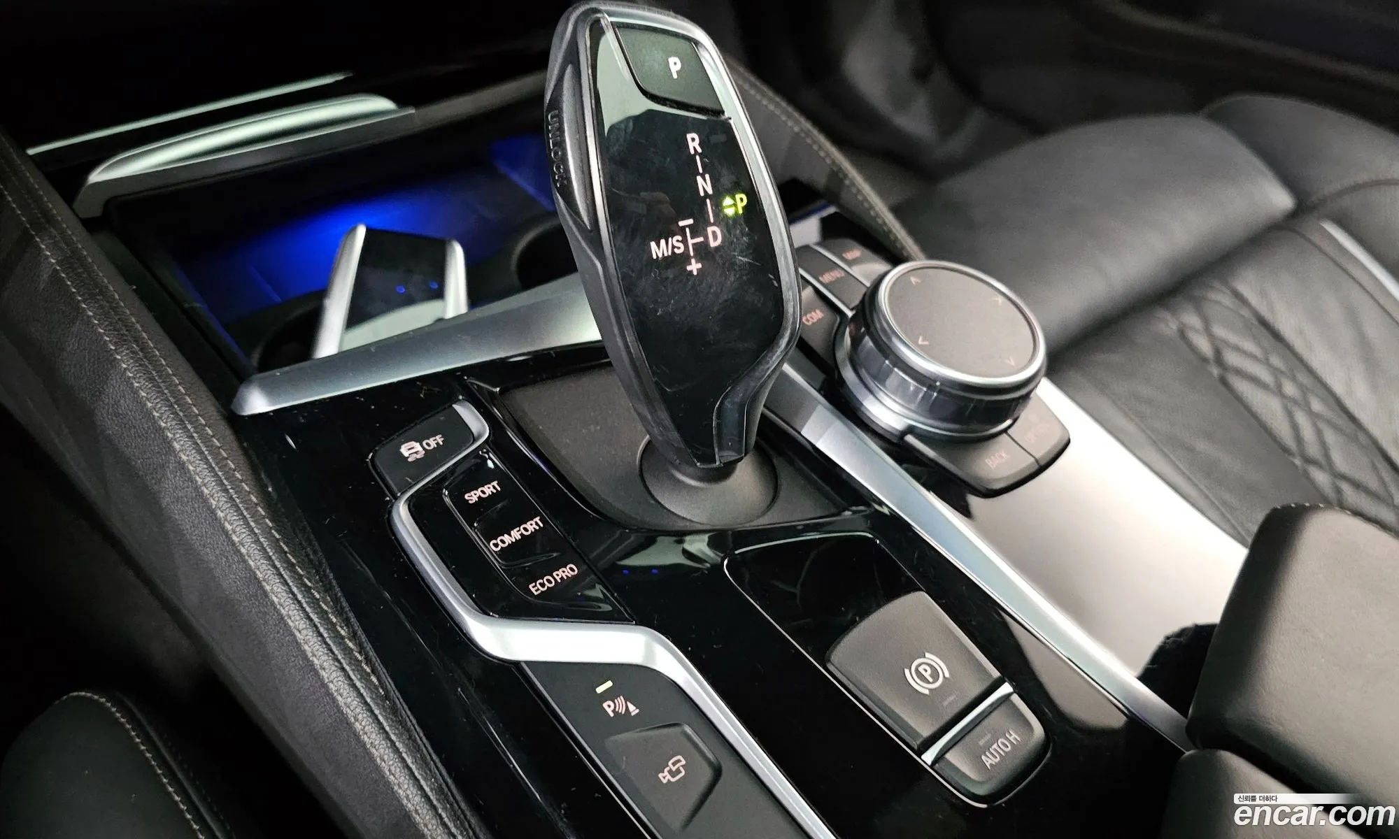 BMW 5 Series 2019 WBAJD9104KB277721 — 28