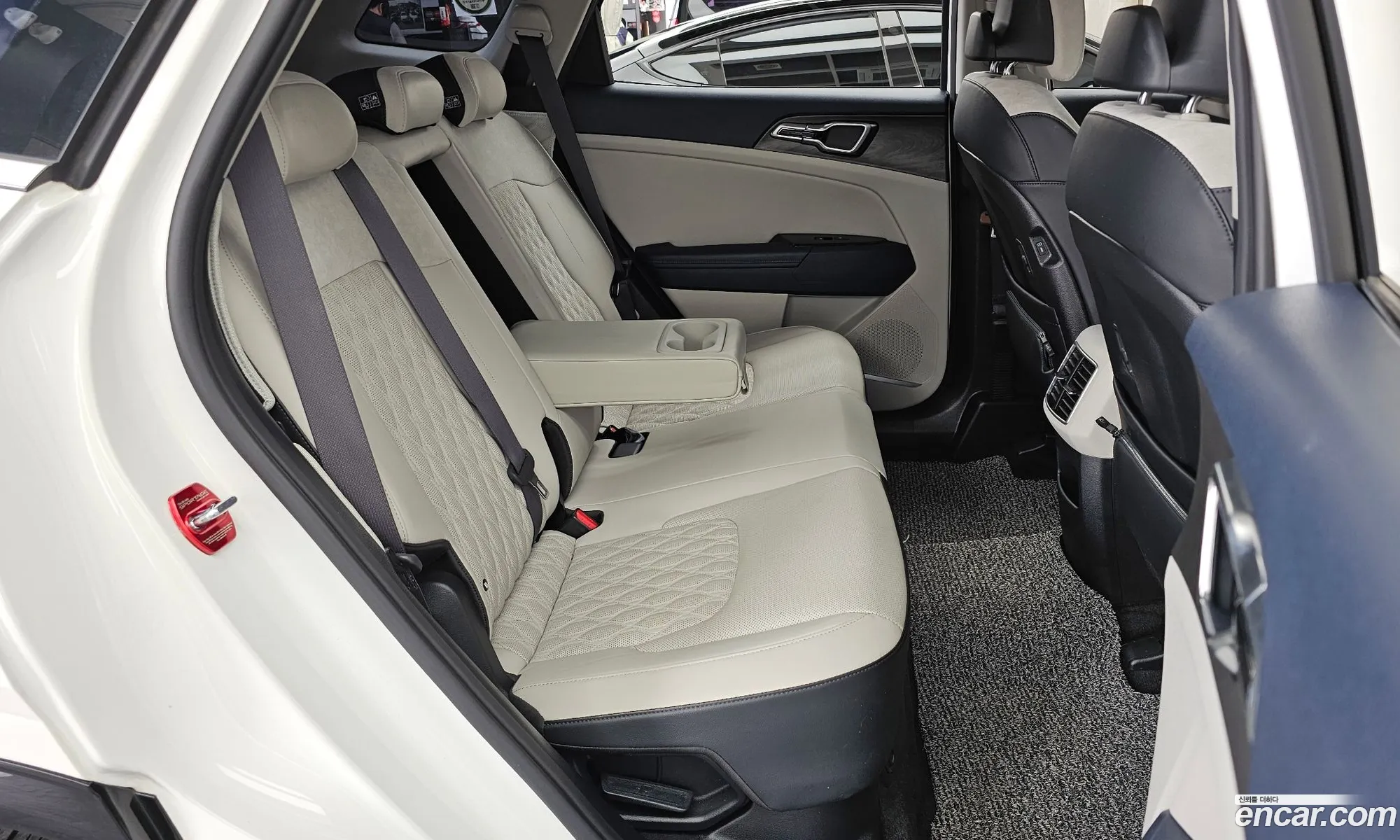 Kia Sportage Hybrid 2023 — 7
