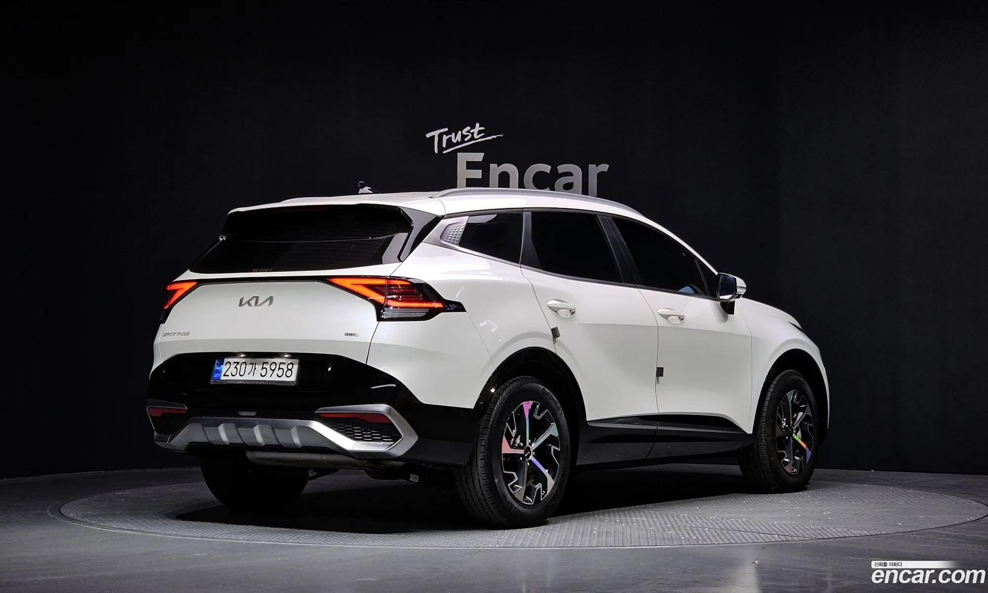 Kia Sportage Hybrid 2023 — 10