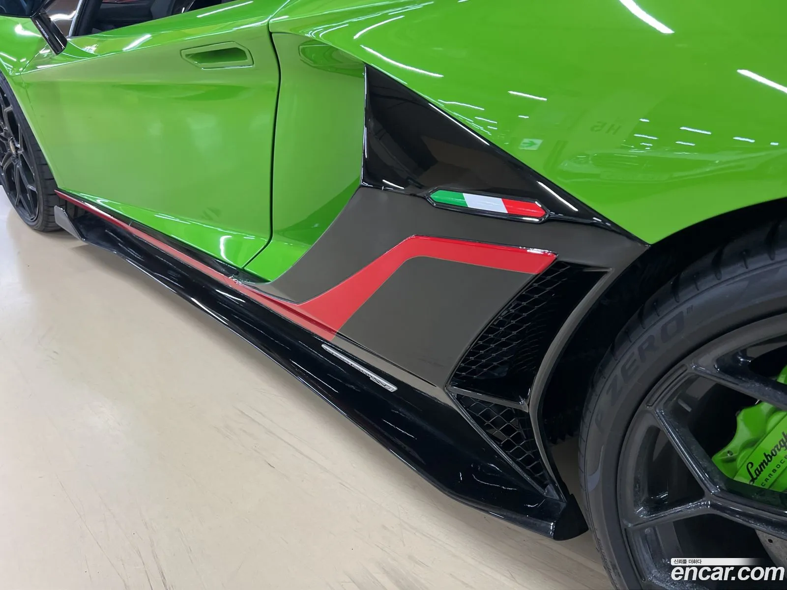 Lamborghini Aventador 2020 — 19