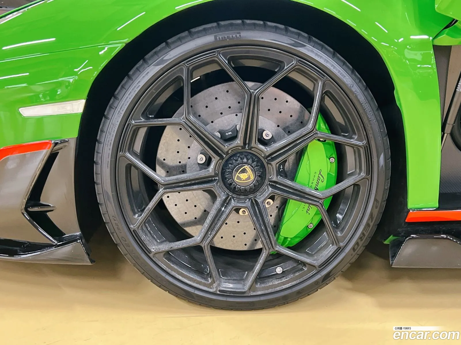 Lamborghini Aventador 2020 — 9