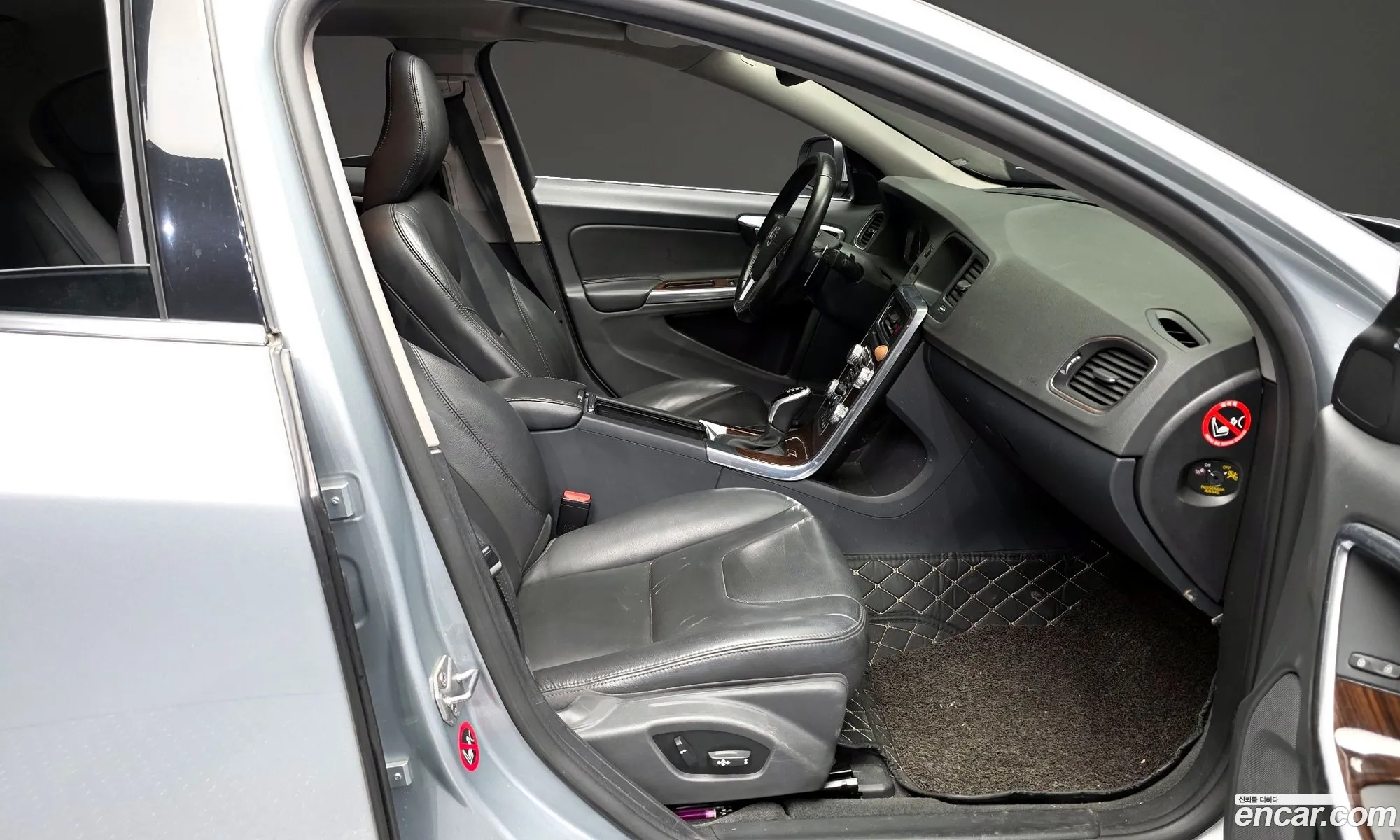 Volvo S60 2017 YV1FSA8BDH2430065 — 15
