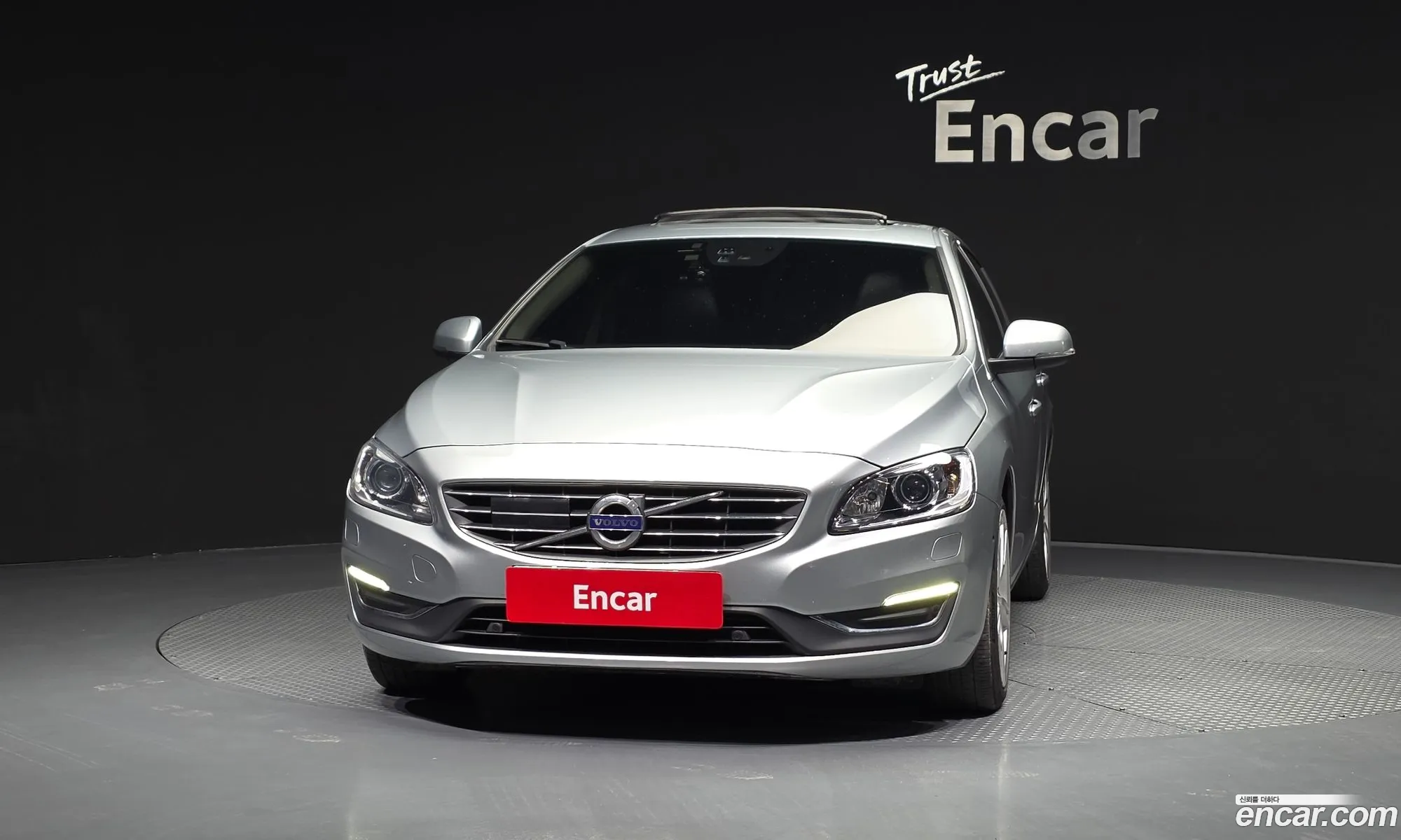 Volvo S60 2017 YV1FSA8BDH2430065 — 9