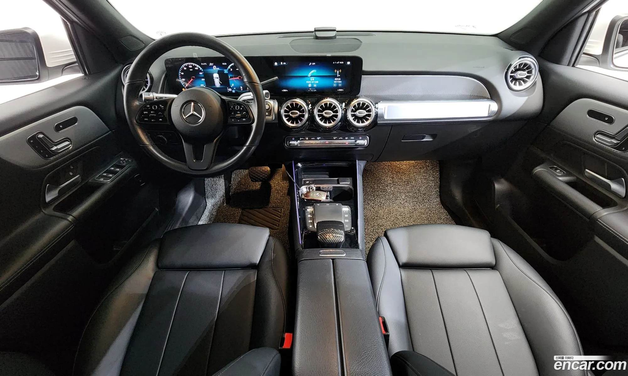 Mercedes-Benz GLB-Class X247 2021 — 11