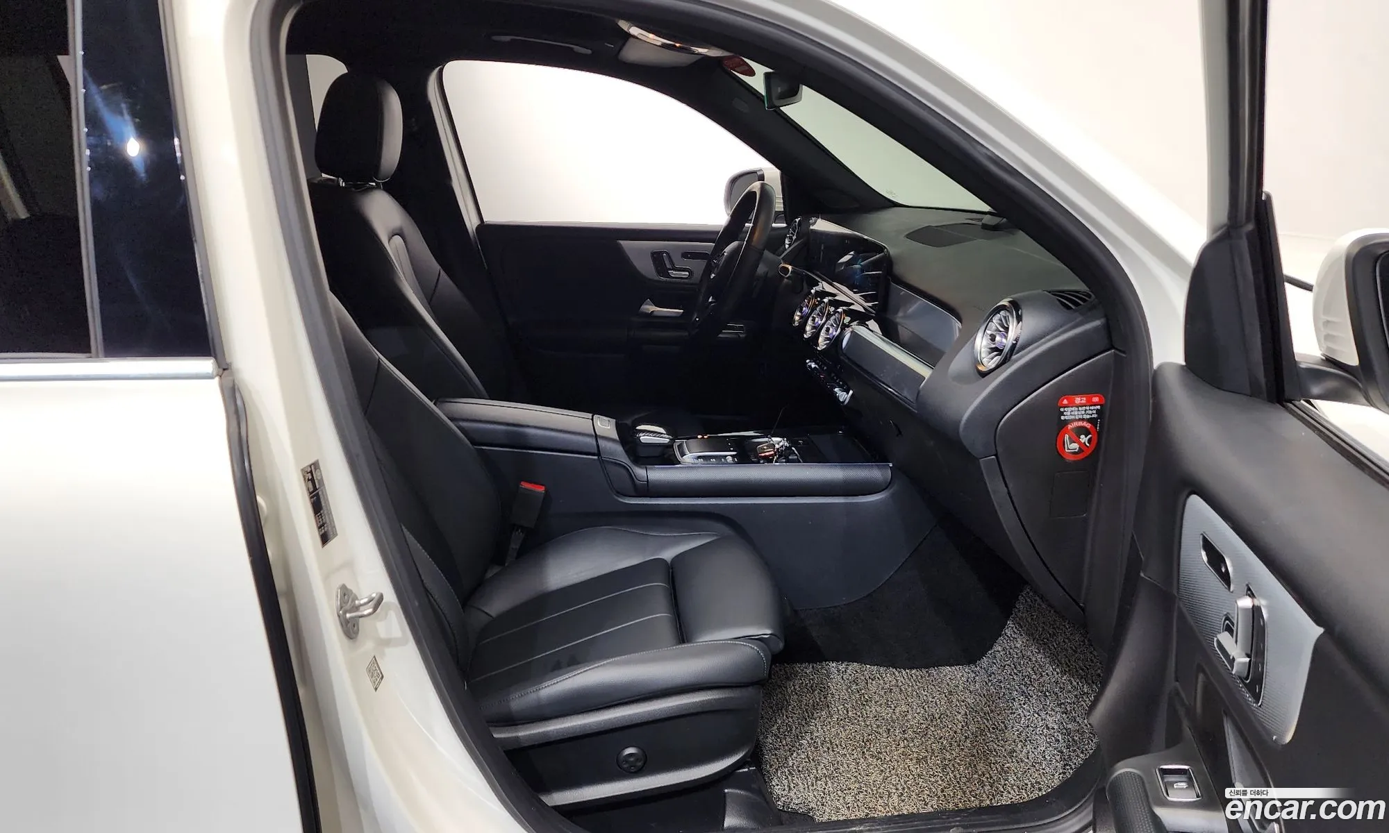 Mercedes-Benz GLB-Class X247 2021 — 14