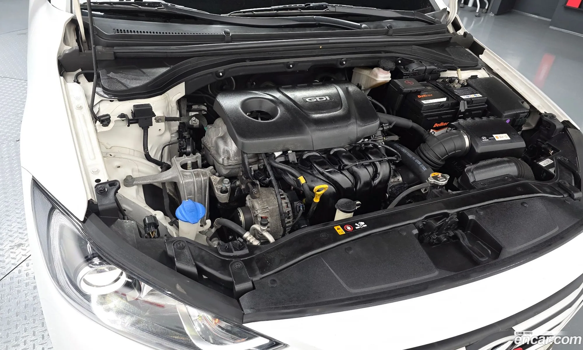 Hyundai Elantra AD 2015 — 17