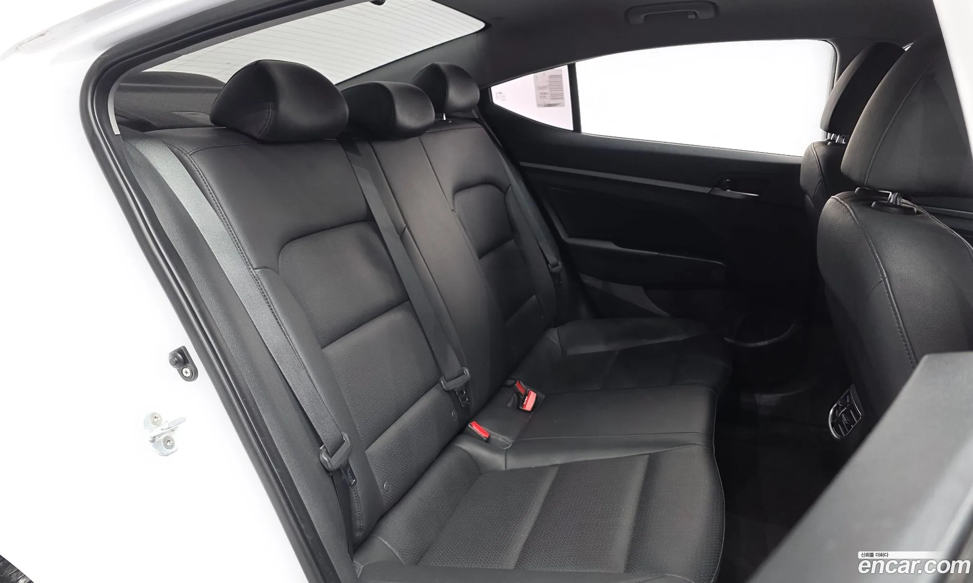 Hyundai Elantra AD 2015 — 11