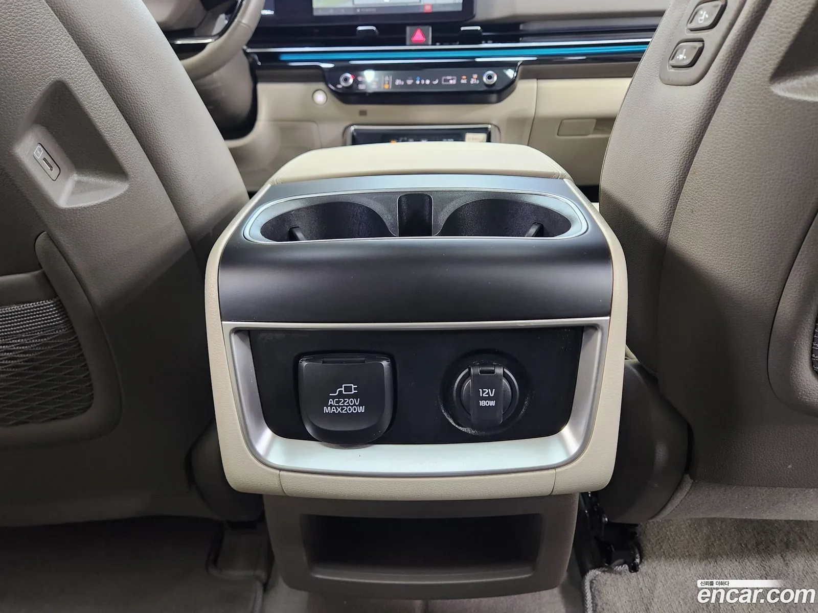 Kia Carnival 2025 — 12