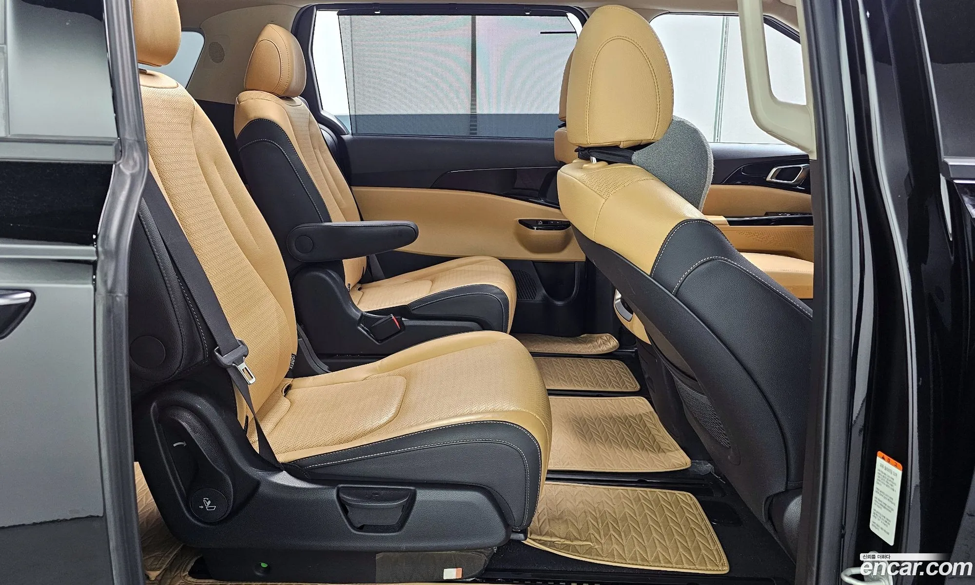 Kia Carnival 2023 — 9