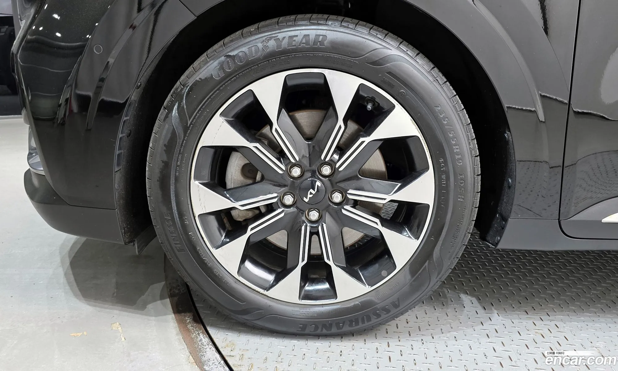 Kia Carnival 2023 — 2